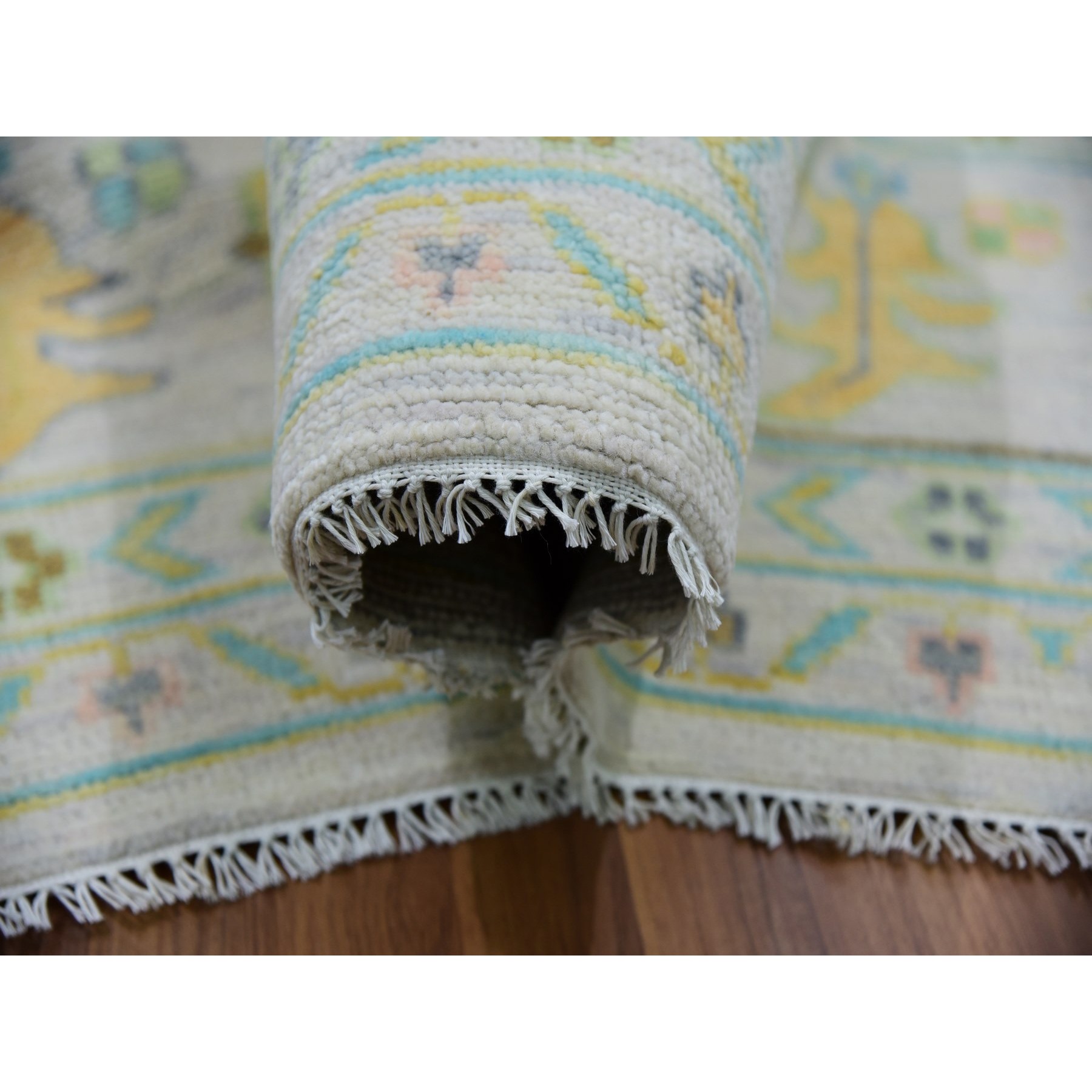 12'2"x17'10" Delicate White, Colorful Oushak Weave and Design, Vegetable Dyes, Hand Knotted, 100% Wool, Pastel Colors, Extra Large, Oriental Rug HR79907 - Image 5