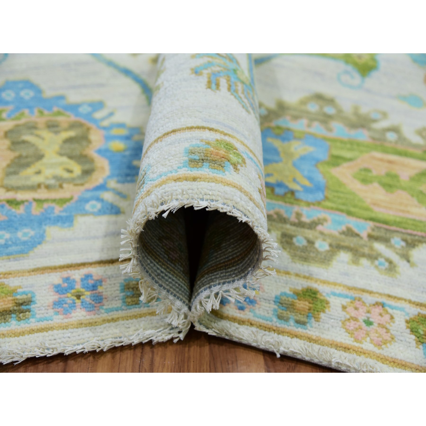 8'1"x10'4" Spring White, Vegetable Dyes, Colorful Oushak Weave and Design, Hand Knotted, 100% Wool, Oriental Rug HR79919 - Image 6