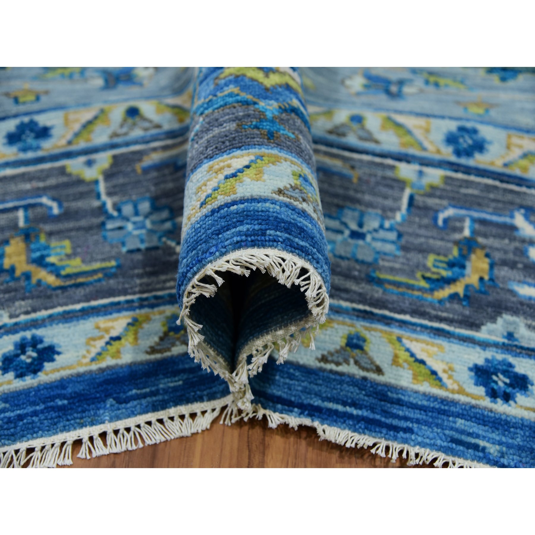9'2"x12' Denim Blue, Soft to the Touch, Serapi Heriz, 100% Wool, Hand Knotted, Oriental Rug HR79928 - Image 5