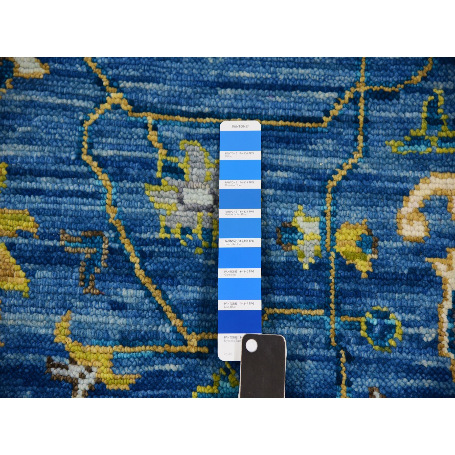 9'2"x12' Denim Blue, Soft to the Touch, Serapi Heriz, 100% Wool, Hand Knotted, Oriental Rug HR79928 - Image 7
