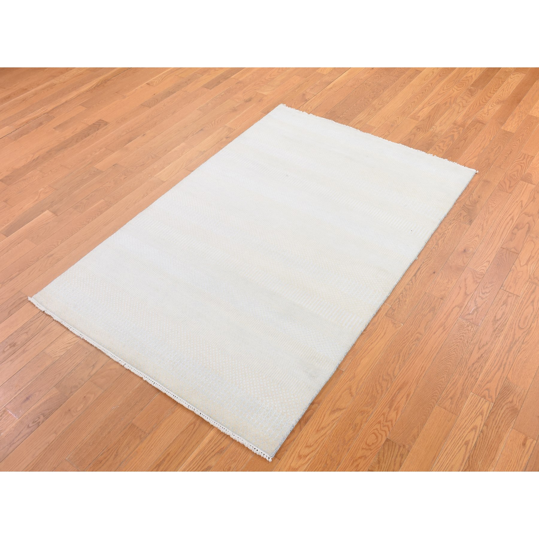 4'1"x6'1" Ivory, Modern, Hand Knotted, Grass Design, Densely Woven, Wool and Silk, Oriental Rug HR80039 - Image 2