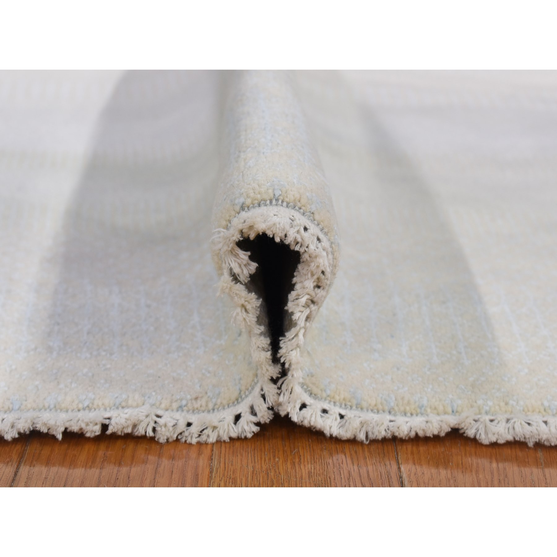 4'1"x6'1" Ivory, Modern, Hand Knotted, Grass Design, Densely Woven, Wool and Silk, Oriental Rug HR80039 - Image 4
