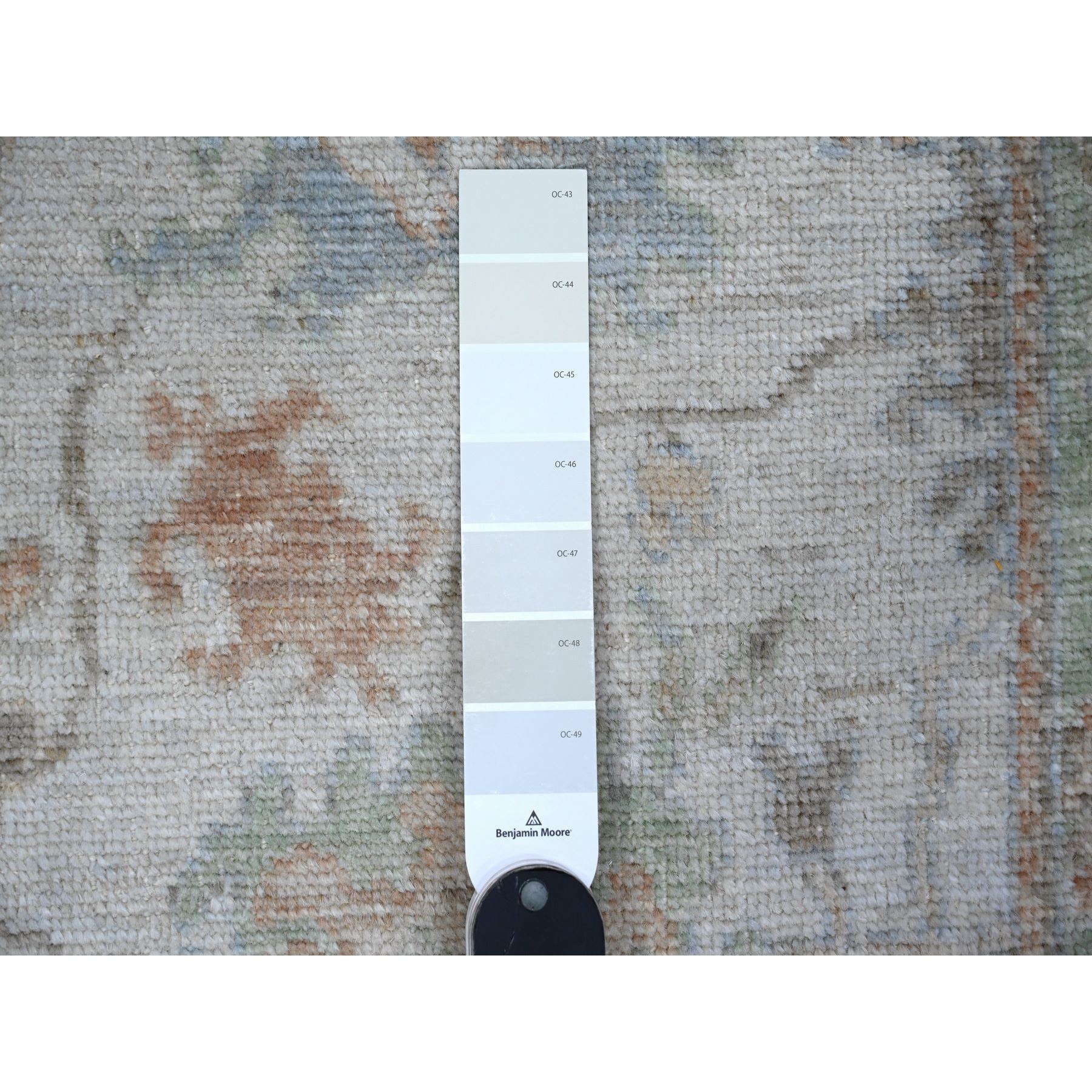 2'9"x15'4" Timberwolf Gray, Tribal Flower And Leaf Pattern All Over, Afghan Angora Oushak, Wool Weft, Hand Knotted, Natural Dyes, XL Runner Oriental Rug HR89101 - Image 3