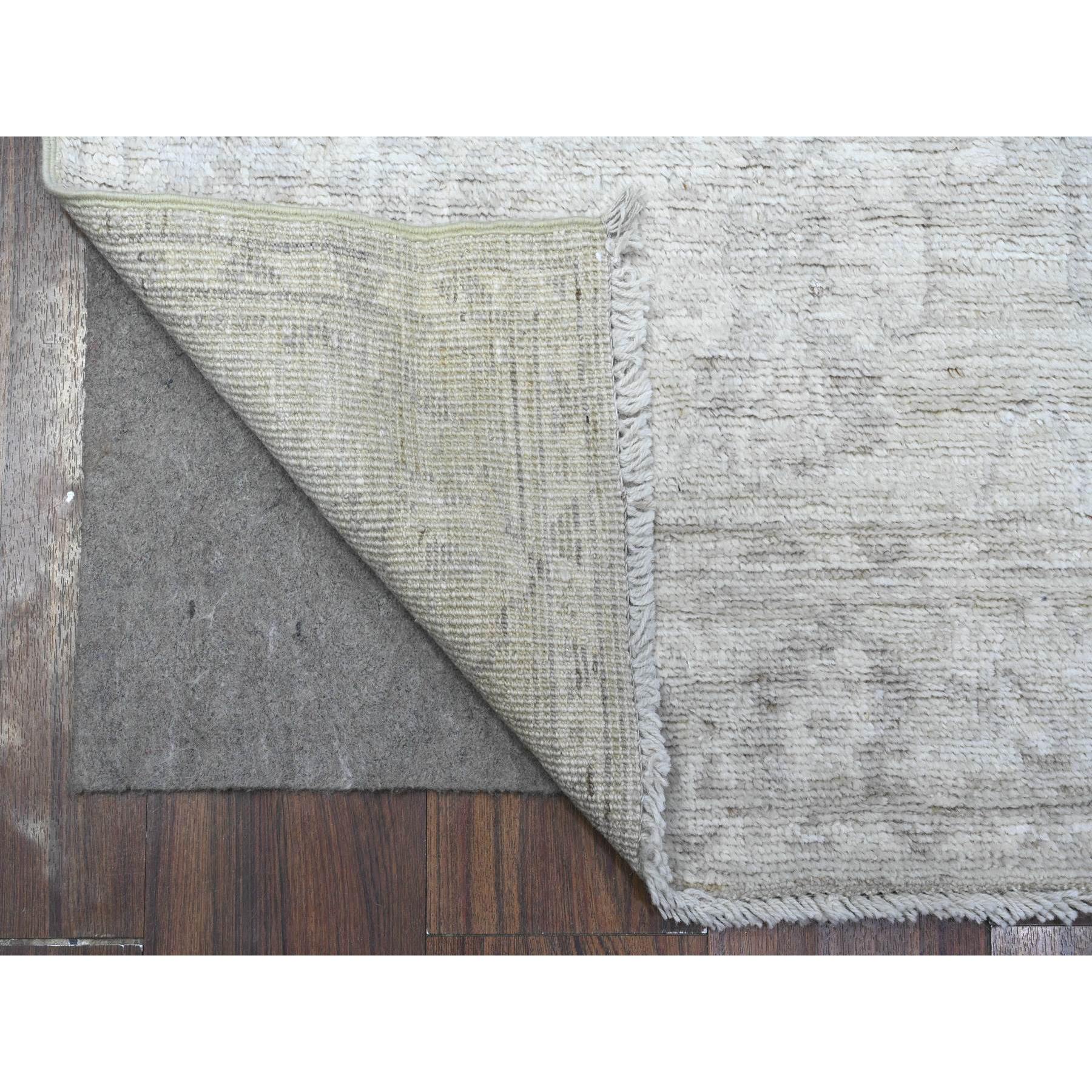 2'9"x11'9" Silver Chalice Gray, White Wash Angora Oushak, Hand Knotted, Village Floral Medallions All Over Design, Wool Weft, Runner Oriental Rug HR89535 - Image 2
