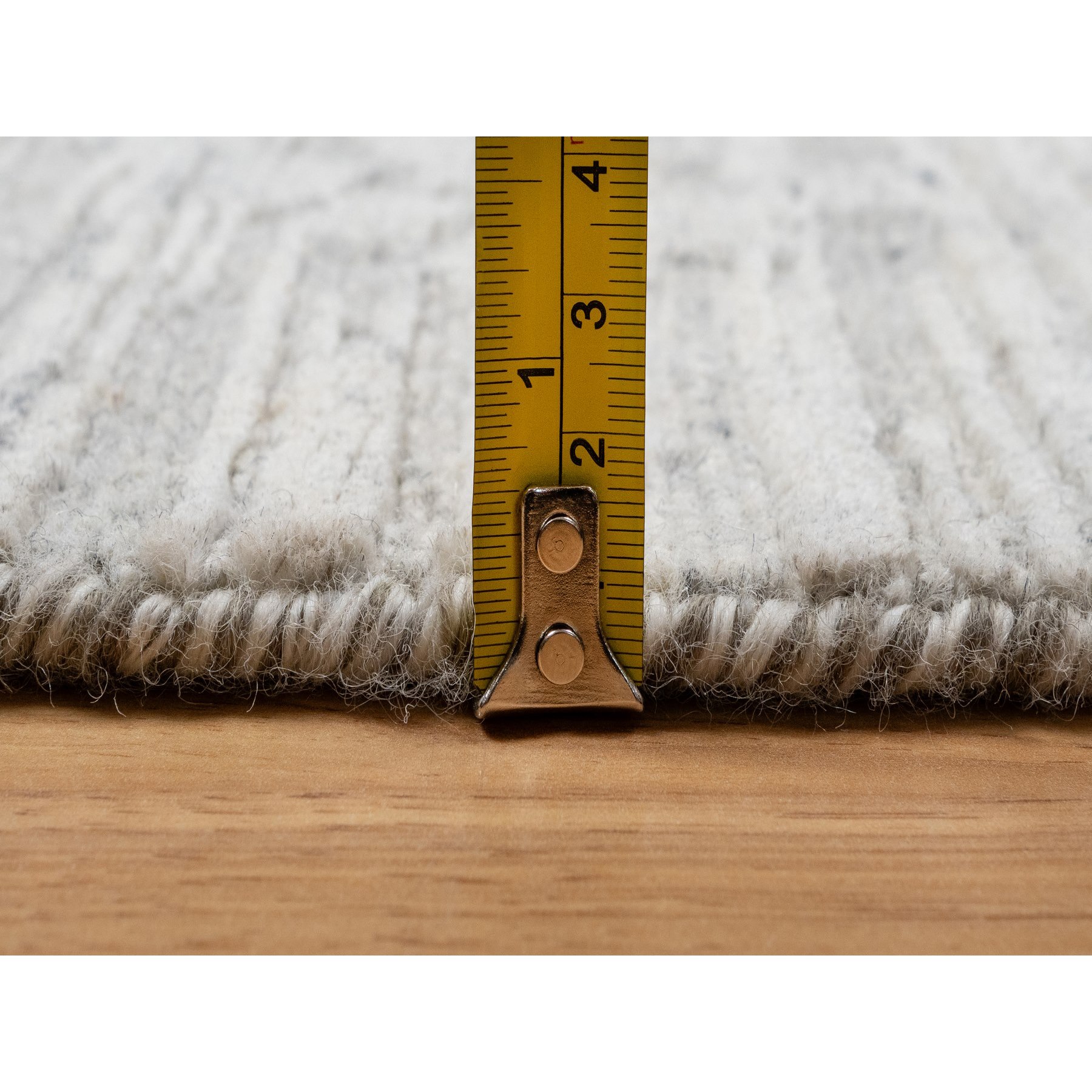 6'x6' Platinum Gray, Cut and Loop Pile, Hand Spun, Modern, Undyed Natural Wool, Hand Knotted, Round, Oriental Rug HR90839 - Image 7