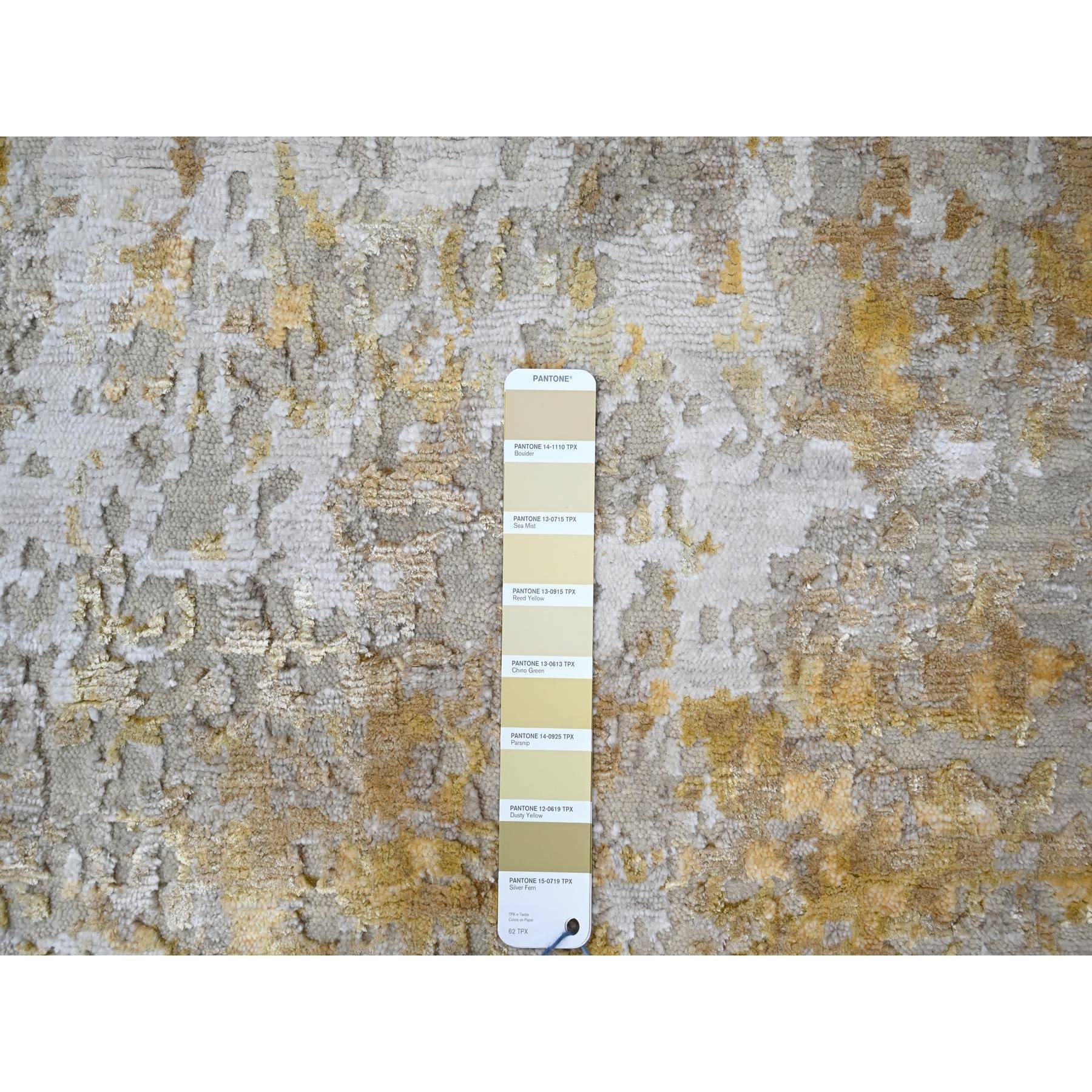 4'x5'9" Pastel Gray with Touches of Gold, Hi-Low Pile, Abstract Design, Wool and Silk, Hand Knotted, Oriental Rug HR10055 - Image 4