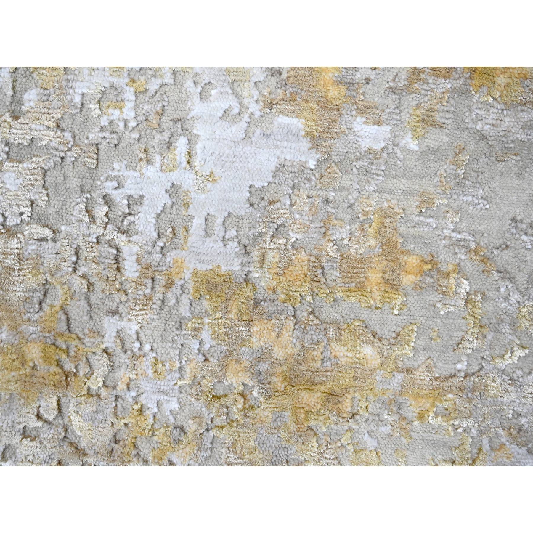 4'x5'9" Pastel Gray with Touches of Gold, Hi-Low Pile, Abstract Design, Wool and Silk, Hand Knotted, Oriental Rug HR10055 - Image 5