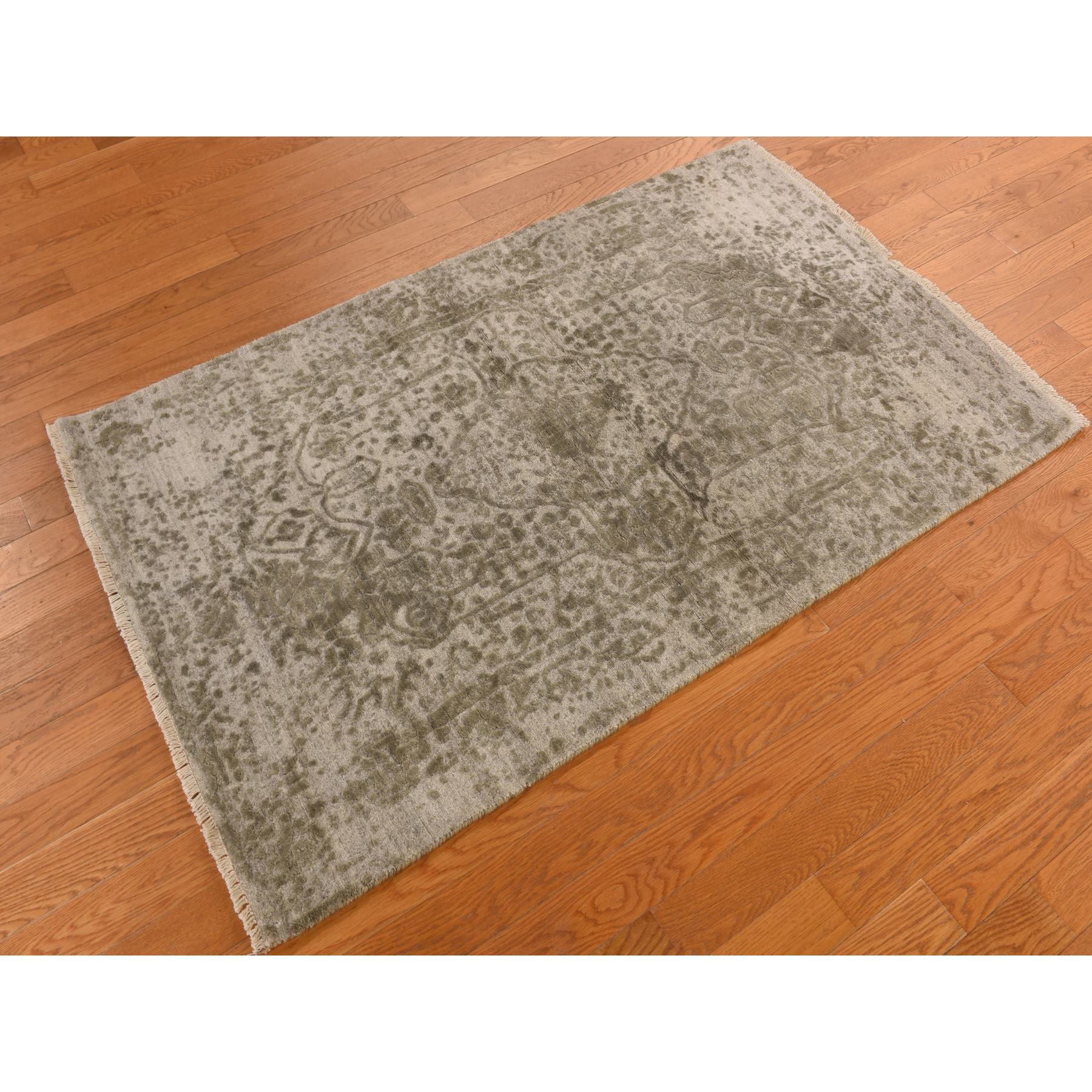 3'2"x5'1" Cloud Gray, Broken Persian Design, Hand Knotted, Wool and Pure Silk, Oriental Rug HR78268 - Image 2