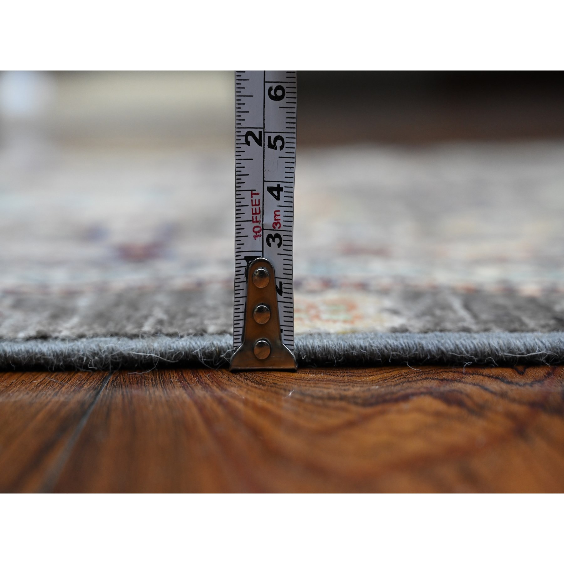 2'7"x9'6" Zombie Gray, Vegetable Dyes, Fine Aryana With Animal And Human Figurines, Shiny Wool, Hand Knotted, Runner Oriental Rug HR89604 - Image 5