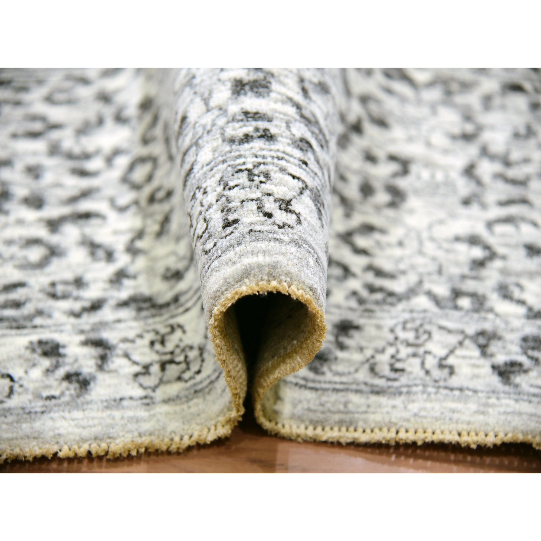 9'x12'2" Diamond White, Mamluk Dynasty Pattern, Tone on Tone, Undyed Vibrant Wool, Hand Knotted, Oriental Rug HR79987 - Image 6