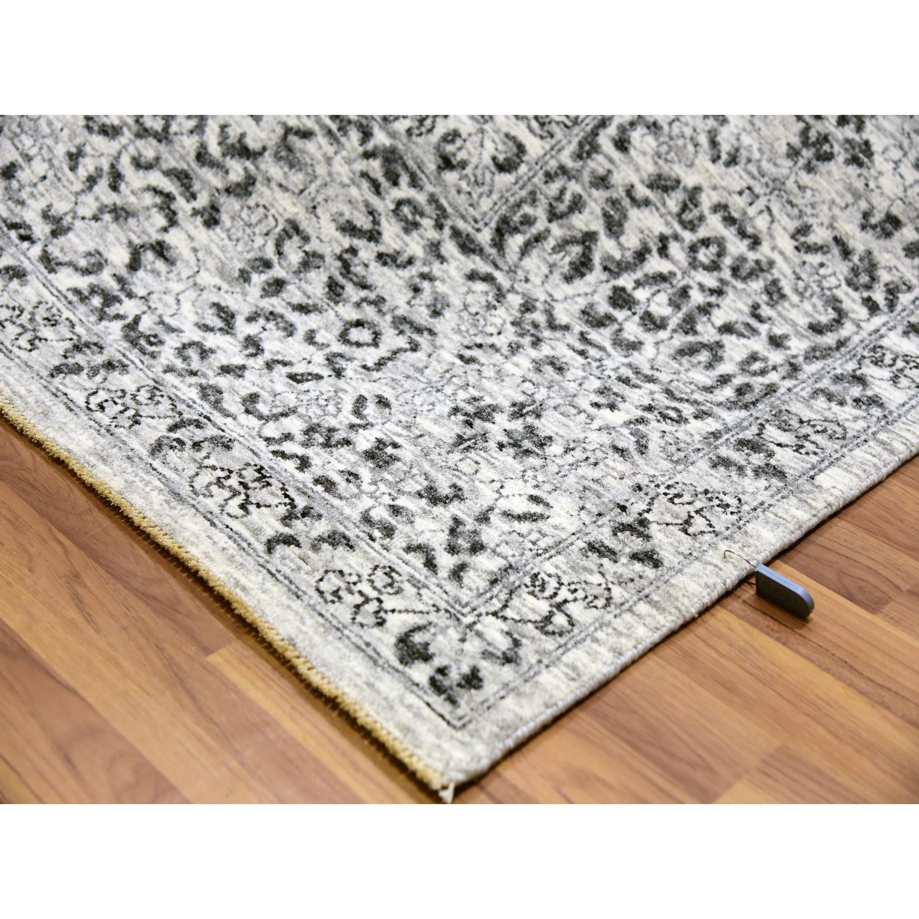 9'x12'2" Diamond White, Mamluk Dynasty Pattern, Tone on Tone, Undyed Vibrant Wool, Hand Knotted, Oriental Rug HR79987 - Image 7