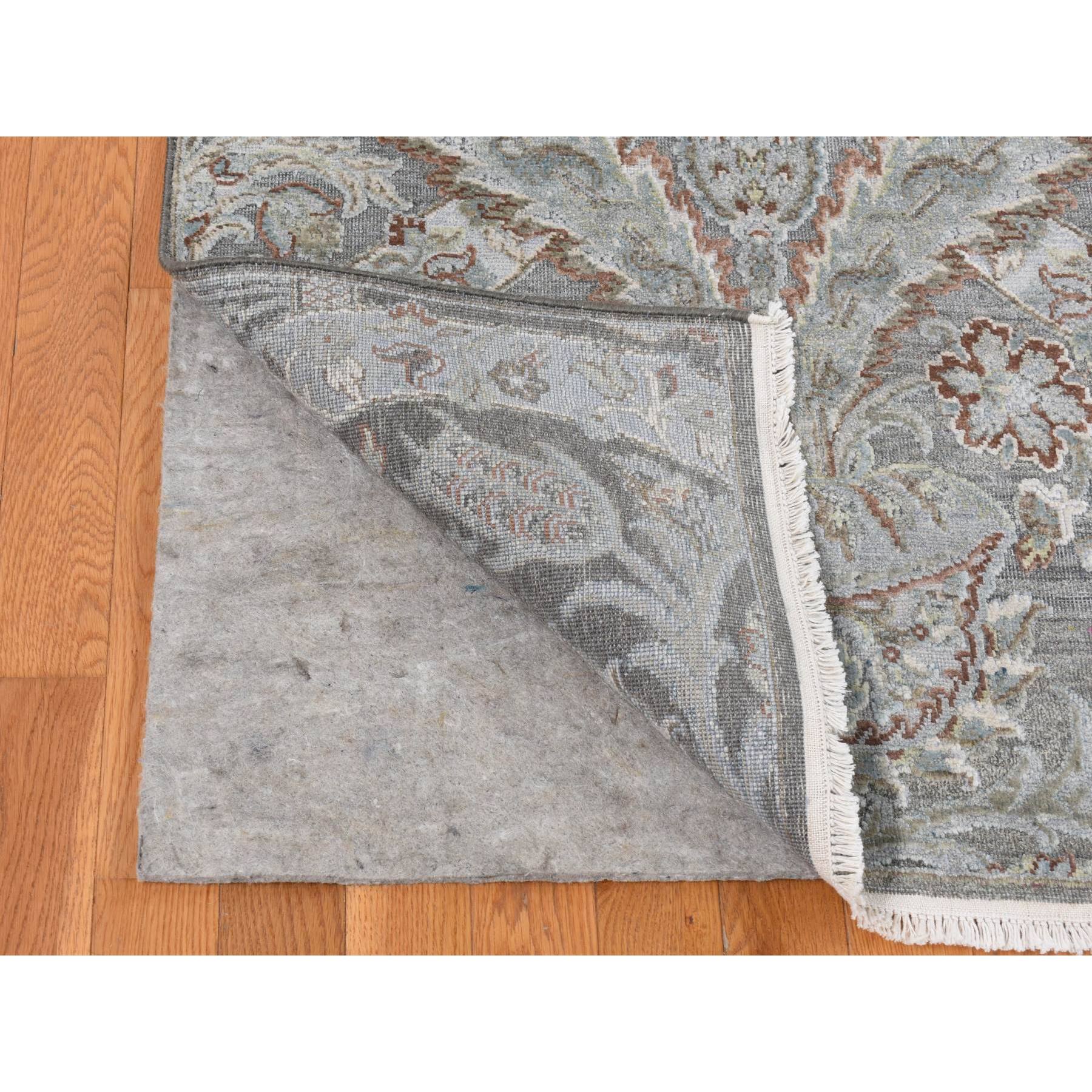 9'x12'2" Ultimate Gray, Pure Silk with Textured Wool, Wreath and Urns Design, Hand Knotted, Oriental Rug HR87073 - Image 4