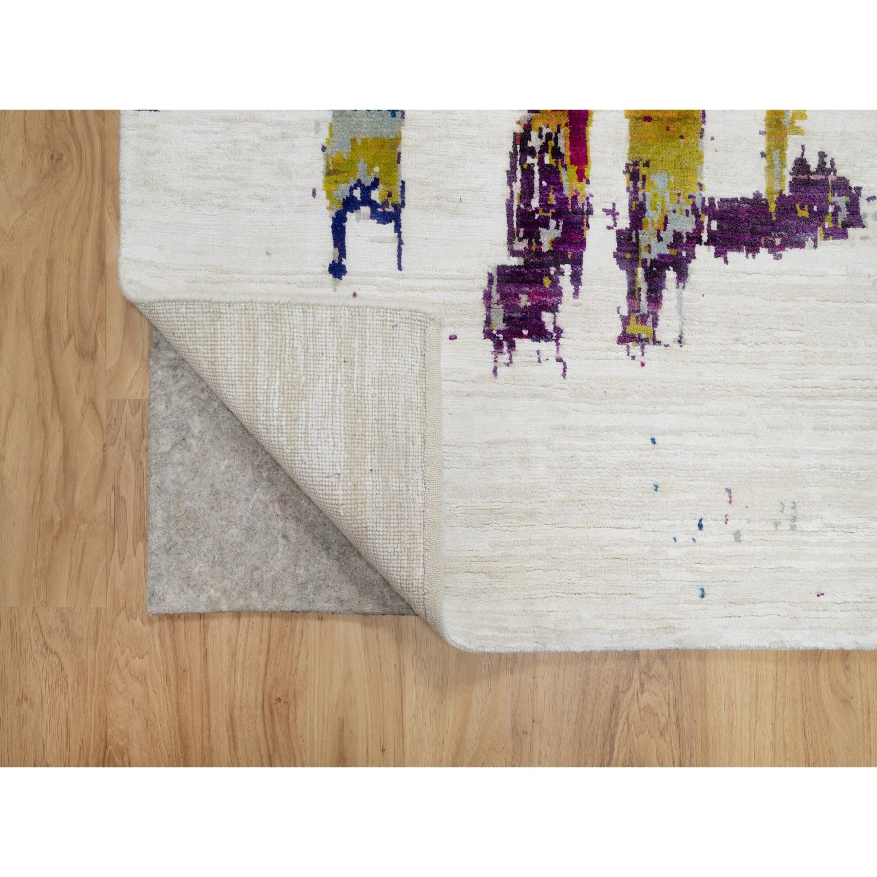 2'6"x9'10" Jet Stream White, Colorful Modern Abstract Motifs Design With Painter's Brush Strokes, Hand Knotted, Wool and Sari Silk, Runner Oriental Rug HR90961 - Image 3