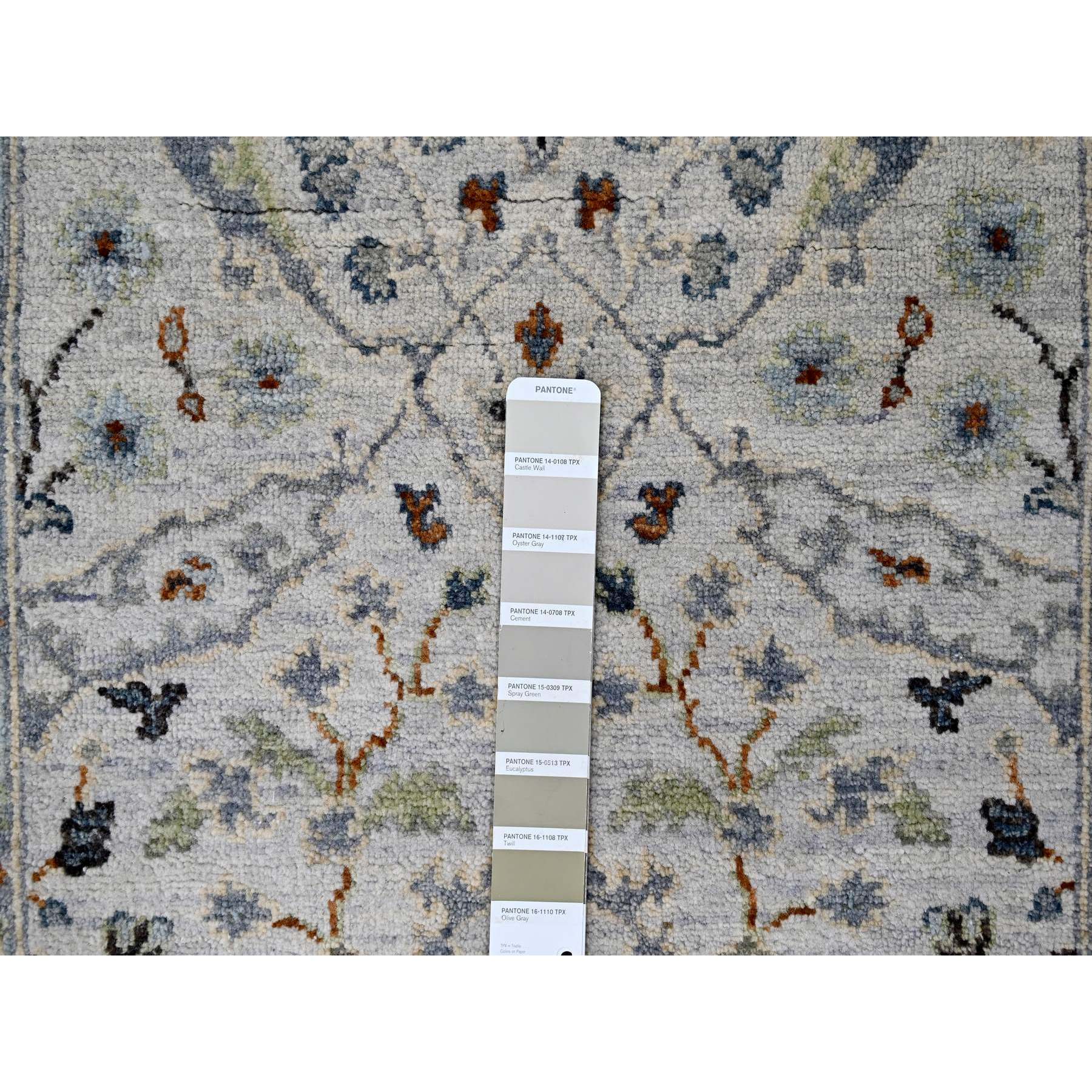 2'6"x5'9" Eggshell White, Oushak with Floral Motifs, Hand Knotted, Denser Weave, Natural Wool, Runner, Oriental Rug HR10082 - Image 4