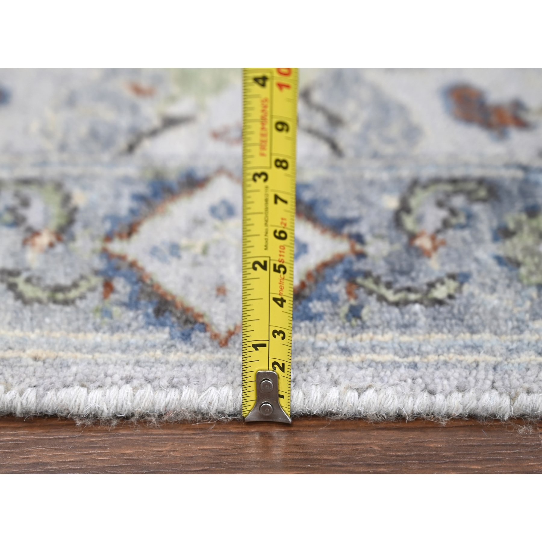 2'6"x11'9" Powder White, Oushak with Floral Motifs, Denser Weave, Hand Knotted, Pure Wool, Runner, Oriental Rug HR10086 - Image 7