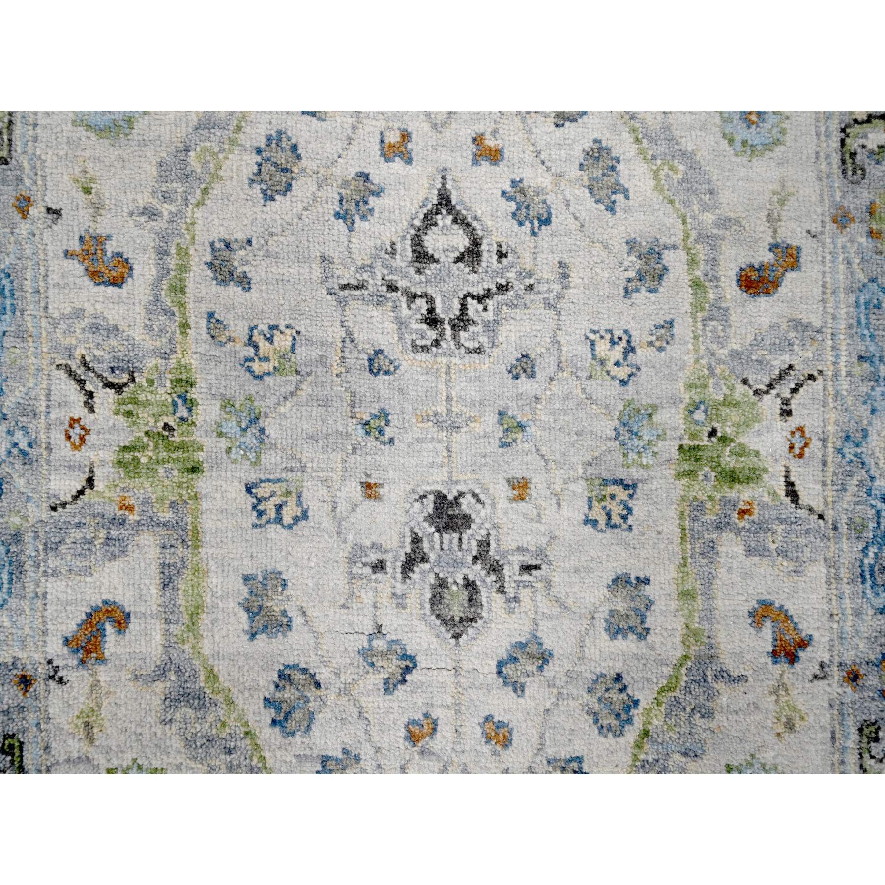 2'5"x7'9" Pearl White, Denser Weave, Oushak with Floral Motifs, Pure Wool, Hand Knotted, Runner, Oriental Rug HR10088 - Image 5