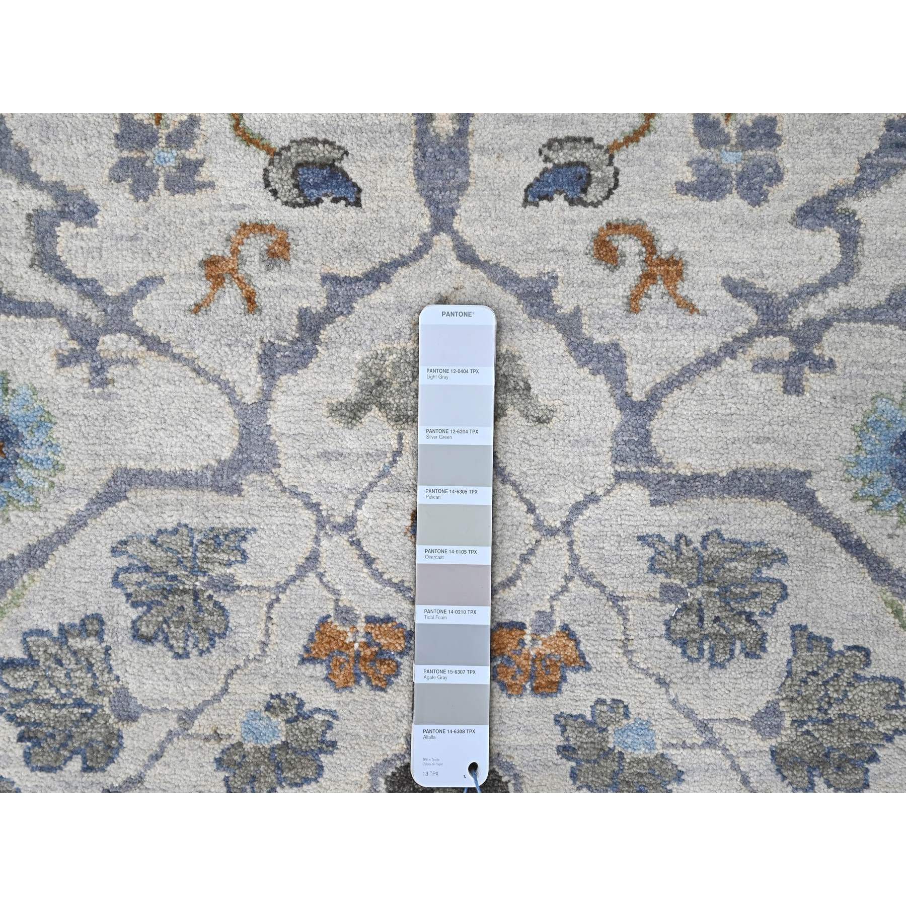 8'10"x16' Pearl White, Oushak with Floral Motifs, Denser Weave, Hand Knotted, Natural Wool, Wide Gallery Size, Oriental Rug HR10092 - Image 7