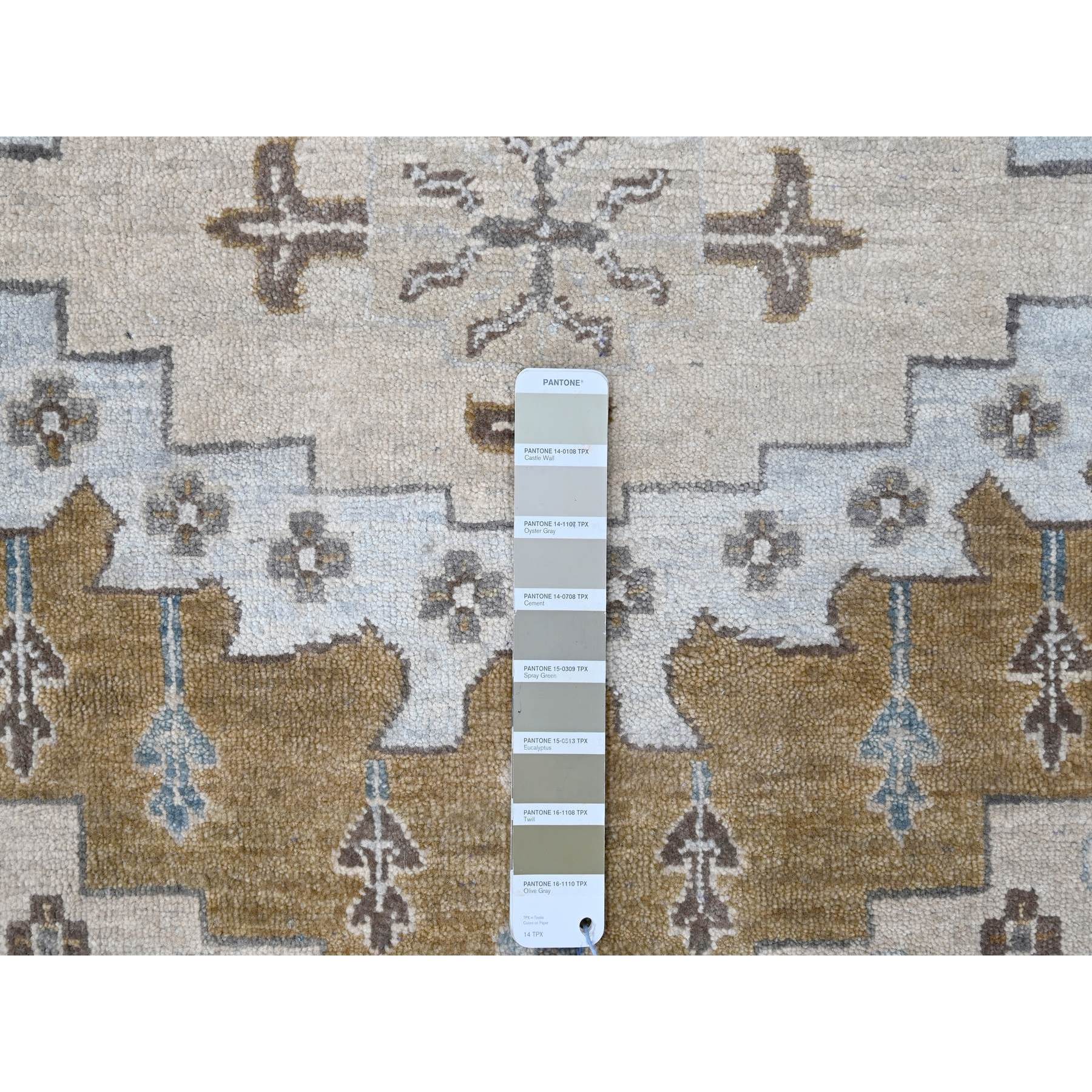13'10"x13'10" Mist Gray, Hand Knotted, Persian Village Inspired Geometric Elements Design, Natural Dyes, Denser Weave, Pure Wool, Round, Oriental Rug HR10079 - Image 4