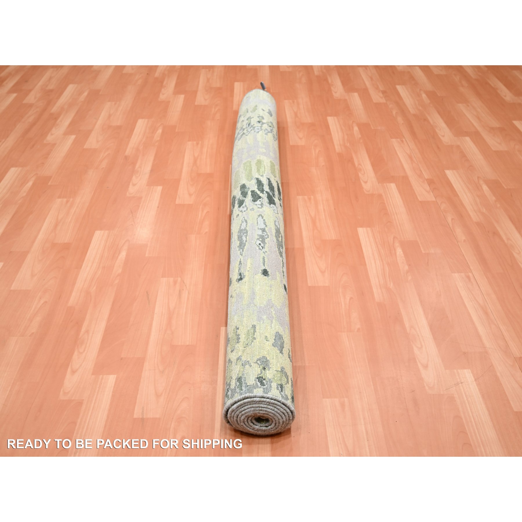 5'1"x7'3" Eden Green, Crocodile Safari Design, Borderless, 100% Silk, Hand Knotted, Oriental Rug HR75477 - Image 5