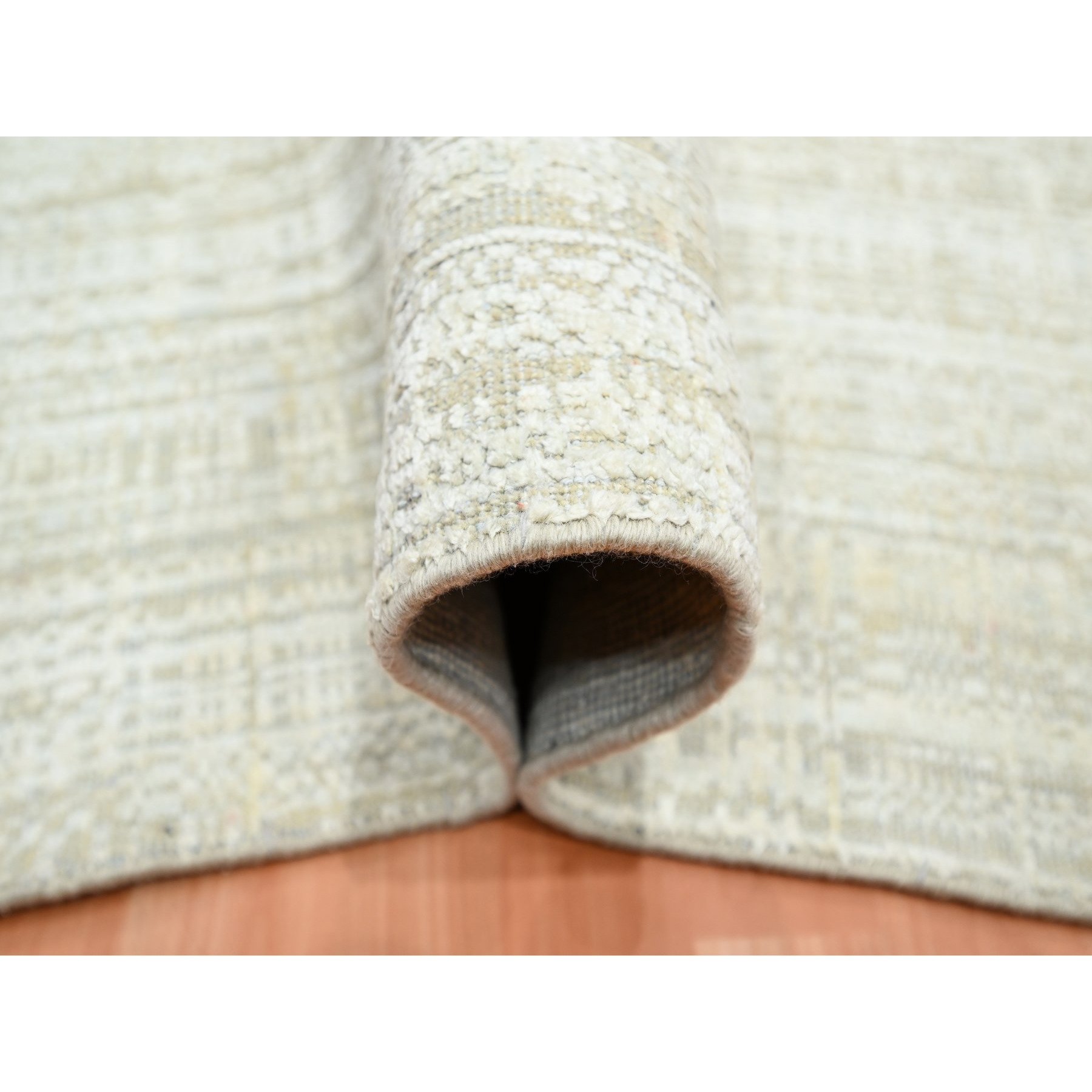 9'x12'4" Shades of Ivory, Gradation Design, Modern, Textured Wool & Pure Silk, Hand Knotted, Oriental Rug HR75505 - Image 5