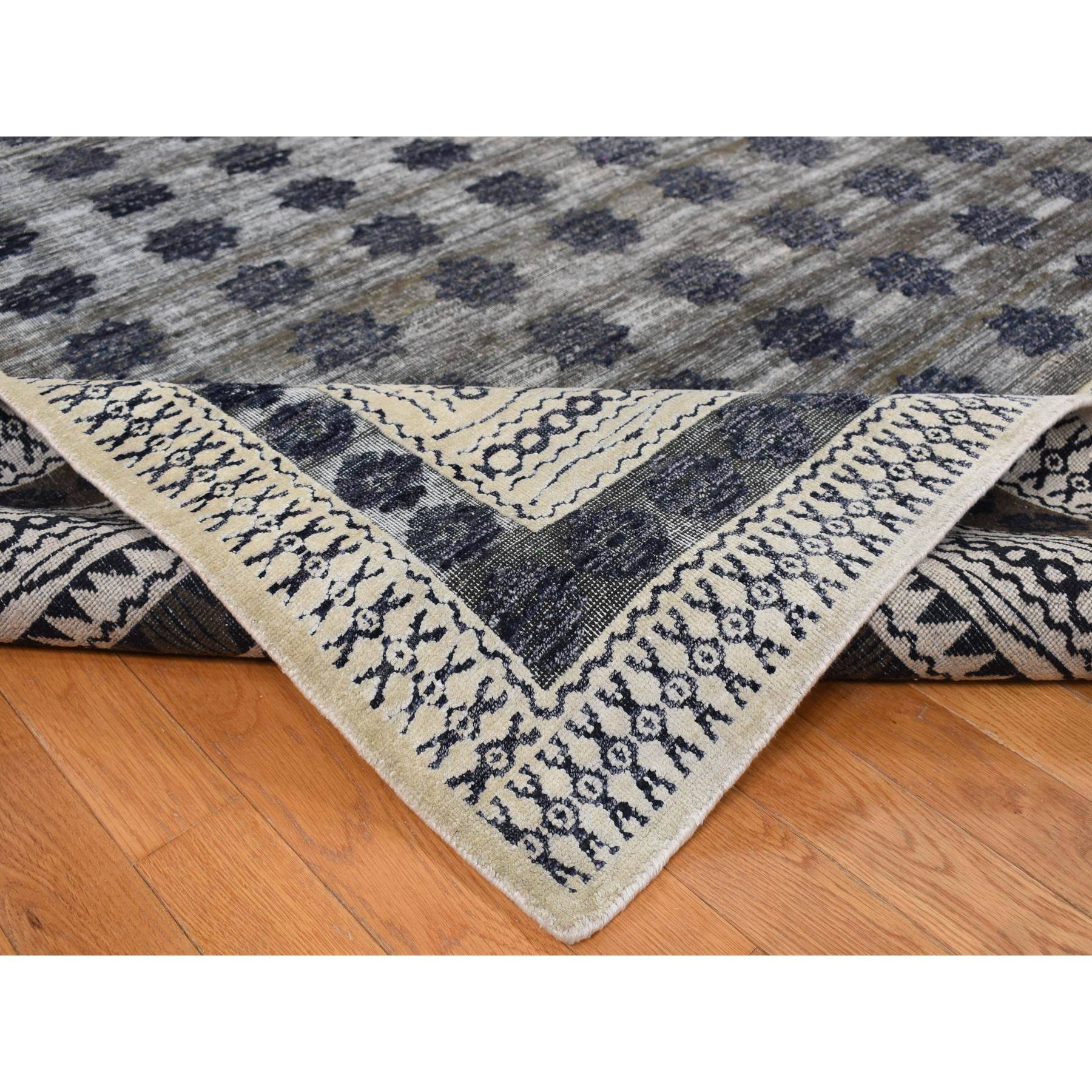 9'x12' Owl Gray, Sheared Low, Distressed Silk, Repetitive Flower Design, Hand Knotted, Oriental Rug HR87121 - Image 5