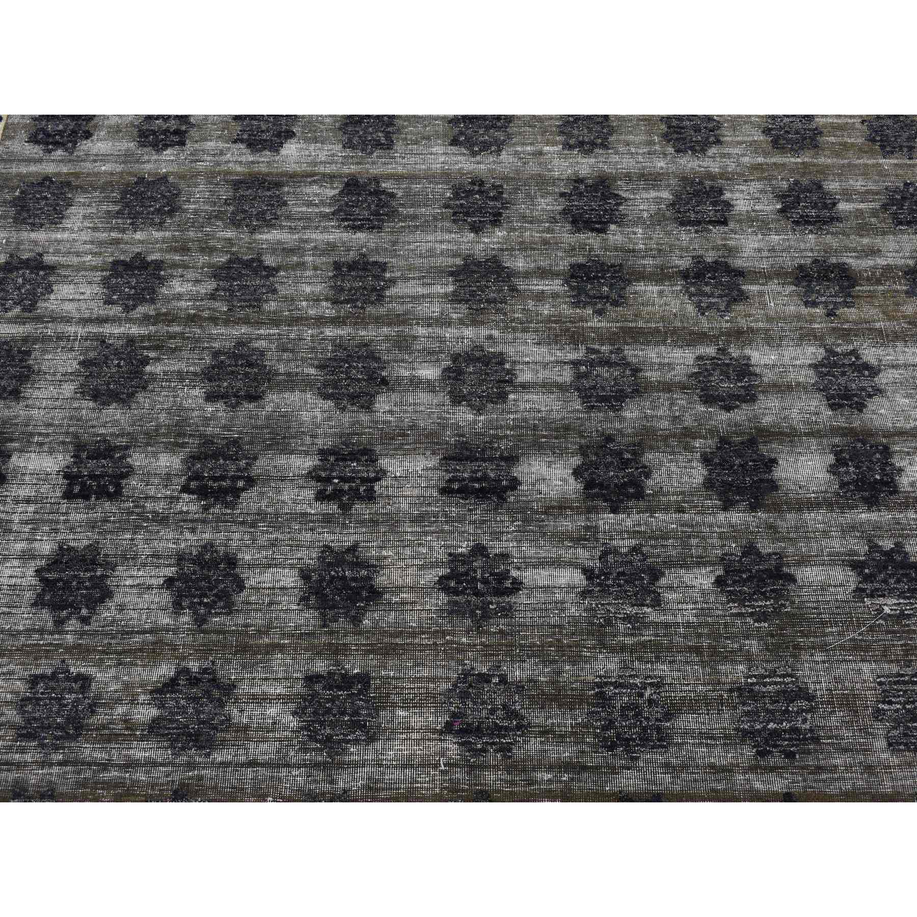 9'x12' Owl Gray, Sheared Low, Distressed Silk, Repetitive Flower Design, Hand Knotted, Oriental Rug HR87121 - Image 8