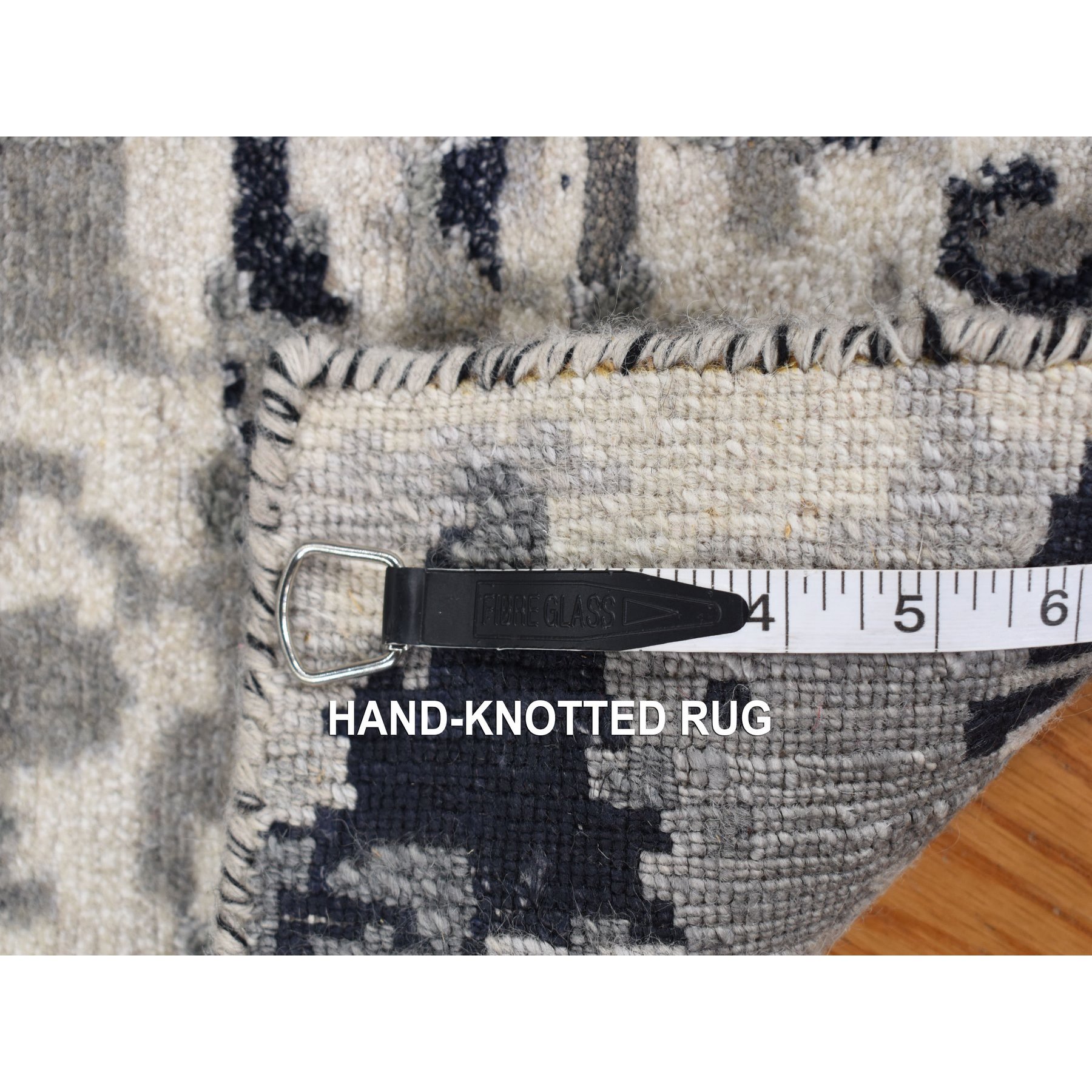 2'1"x3' Sonic Gray, Modern Abstract Design, Hand Knotted, Wool and Silk, Nepali Weave, Sample Oriental Rug HR78100 - Image 6