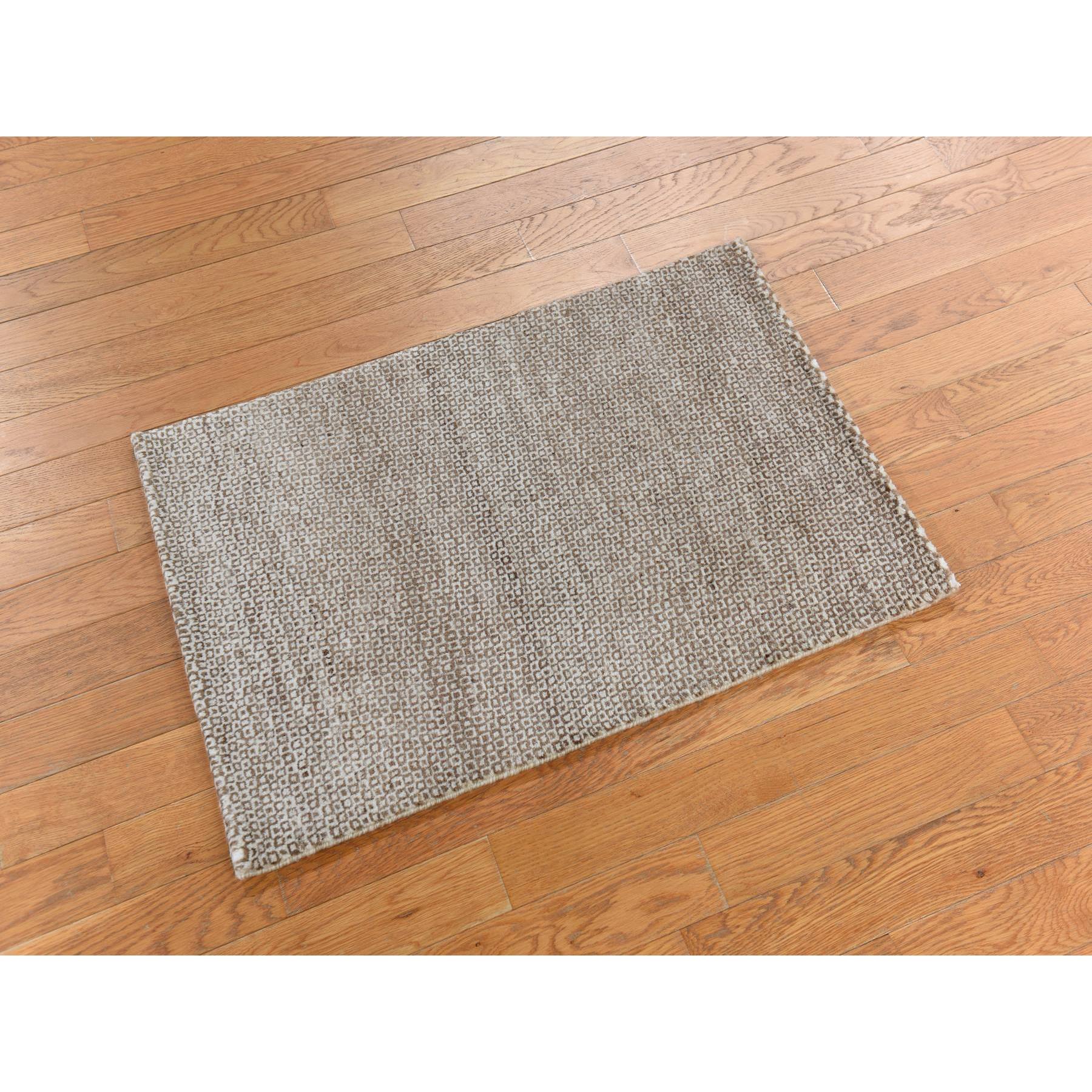 2'x3' Bone White, Dot Design, Sample, Pure Alpaca Unmixed Wool, Hand Knotted, Super Soft and Fine to the Touch, Mat, Oriental Rug HR78340 - Image 2