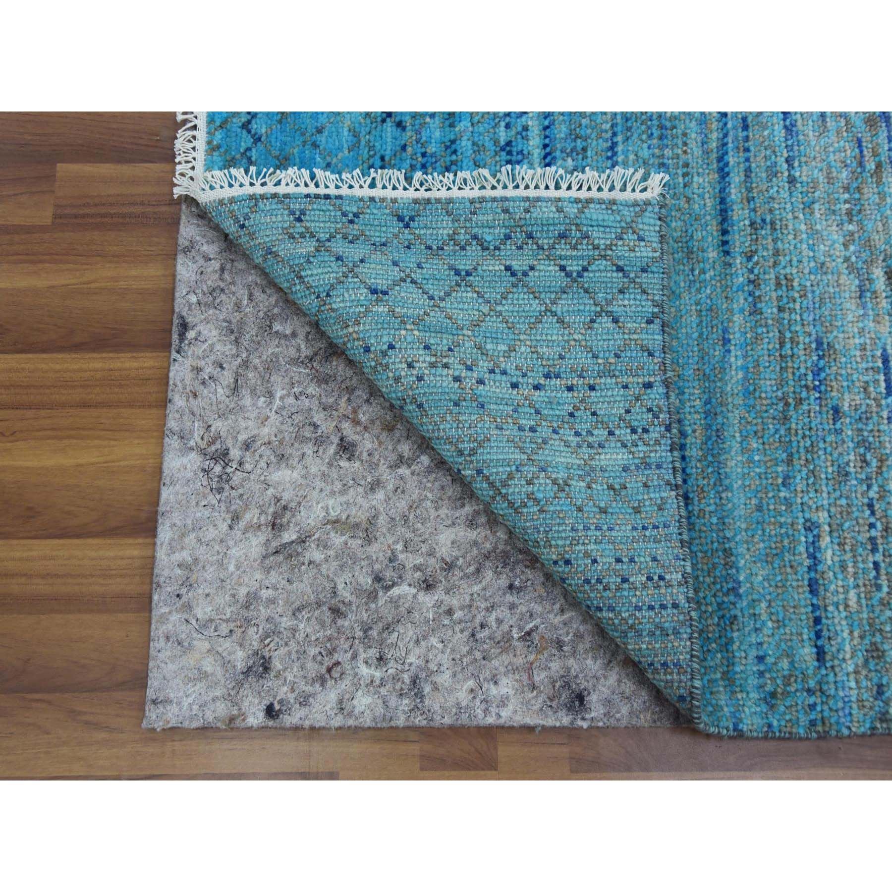 8'x9'10" Blue, Pure Wool Hand Knotted, Modern Chiaroscuro Collection Thick and Plush, Oriental Rug HR79202 - Image 4