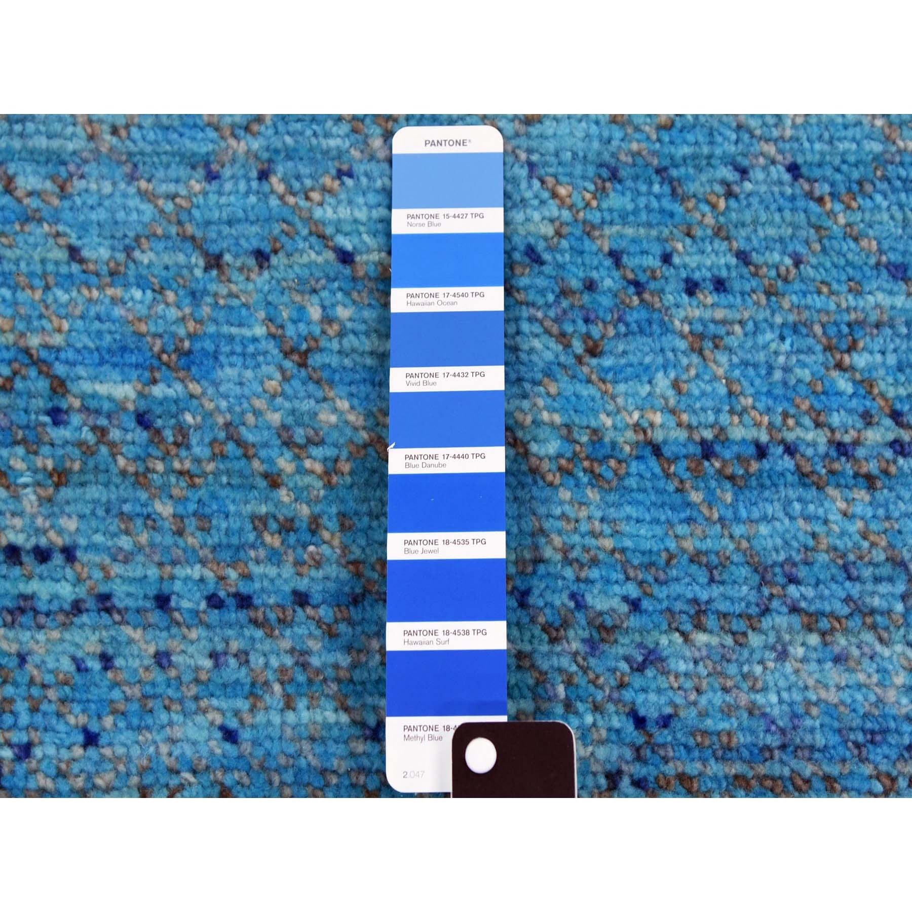8'x9'10" Blue, Pure Wool Hand Knotted, Modern Chiaroscuro Collection Thick and Plush, Oriental Rug HR79202 - Image 7