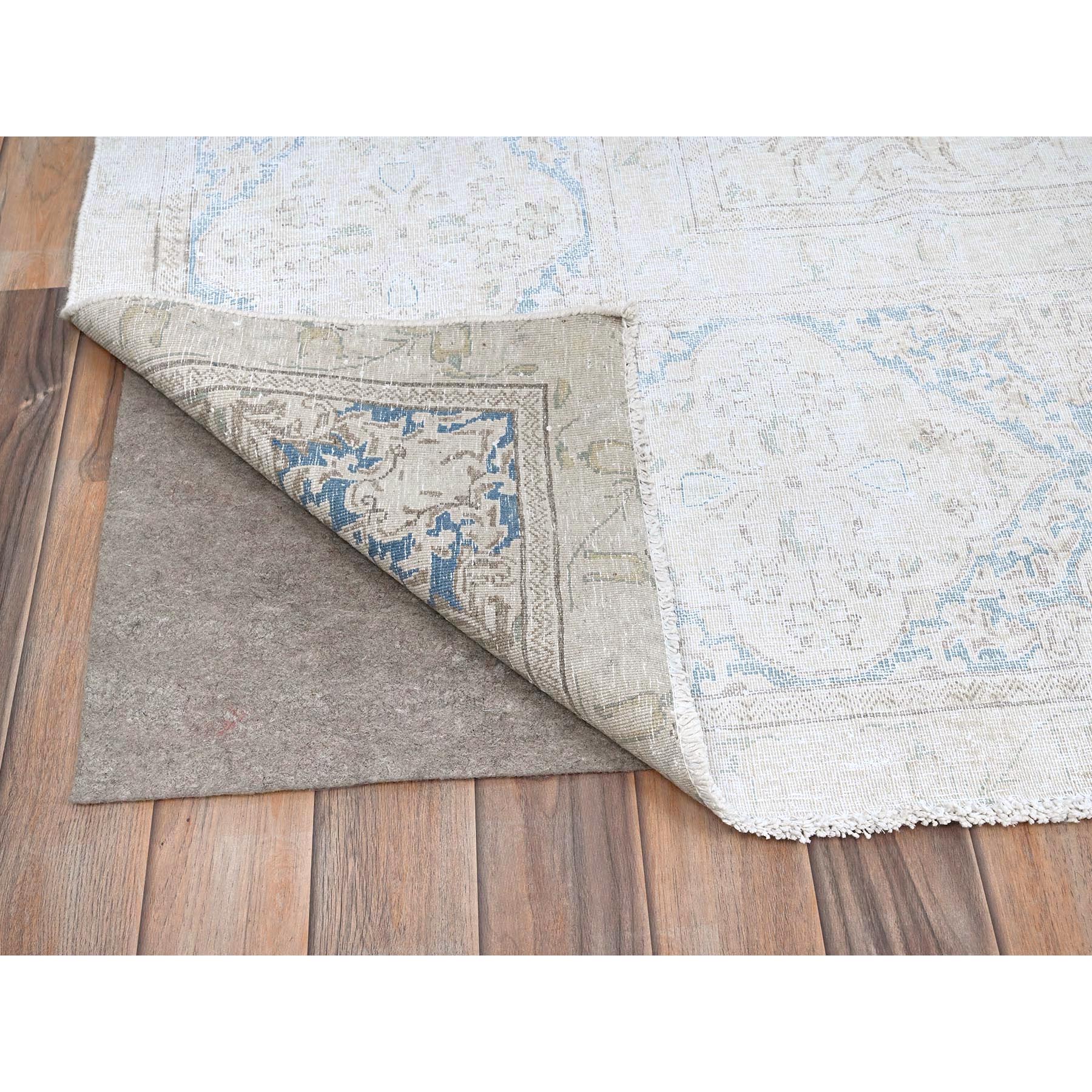 9'4"x12'3" Spring White, Pure Wool, Hand Knotted, Vintage Persian Kerman, Washed Out, Evenly Worn, Cleaned with Sides and Edges Professionally Secured, Oriental Rug HR85525 - Image 4
