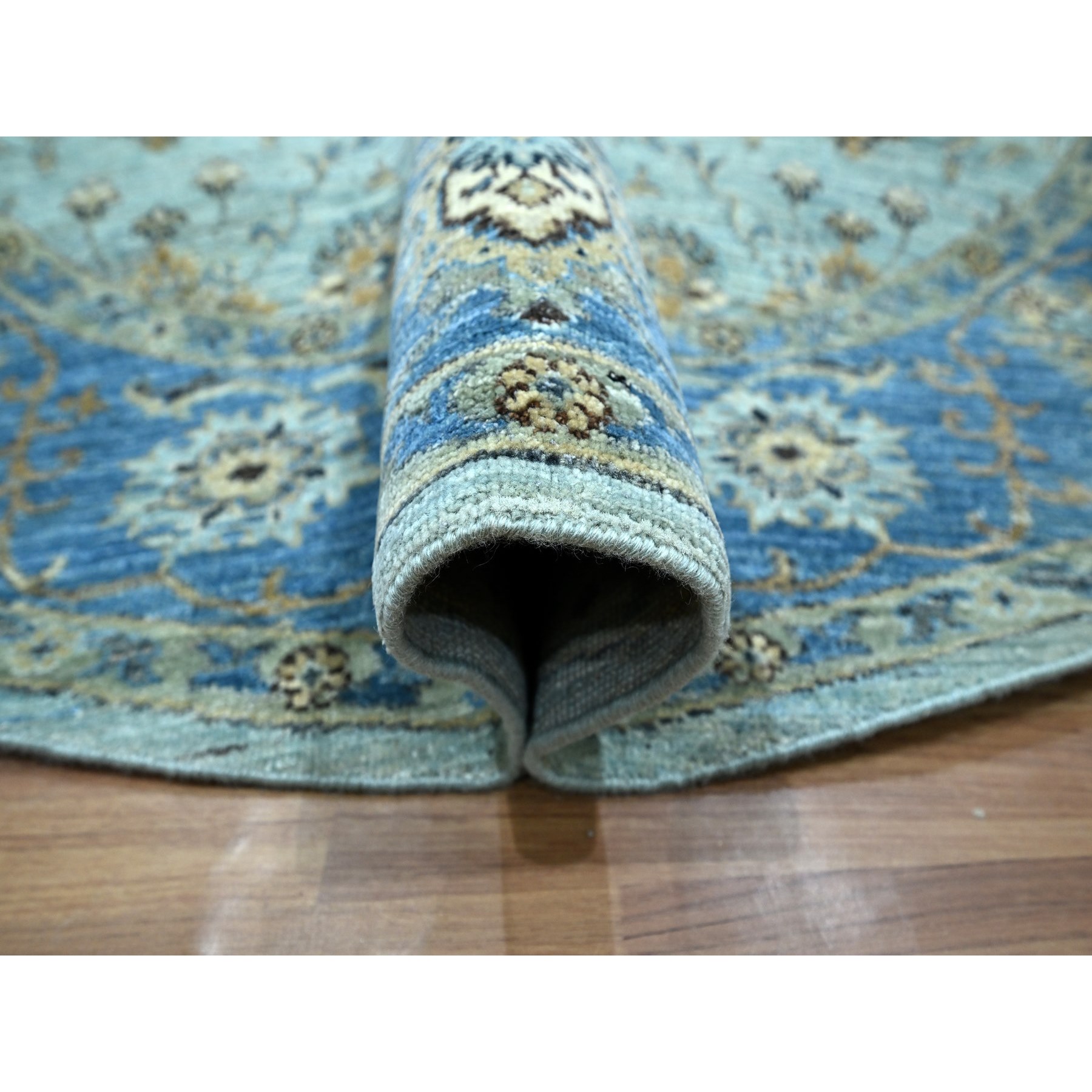 7'2"x7'2" Powder Blue, Denser Weave, Agra, All Over Shah Abbas Flower Design, Vegetable Dyes, Pure Wool, Hand Knotted, Round, Oriental Rug HR76143 - Image 5