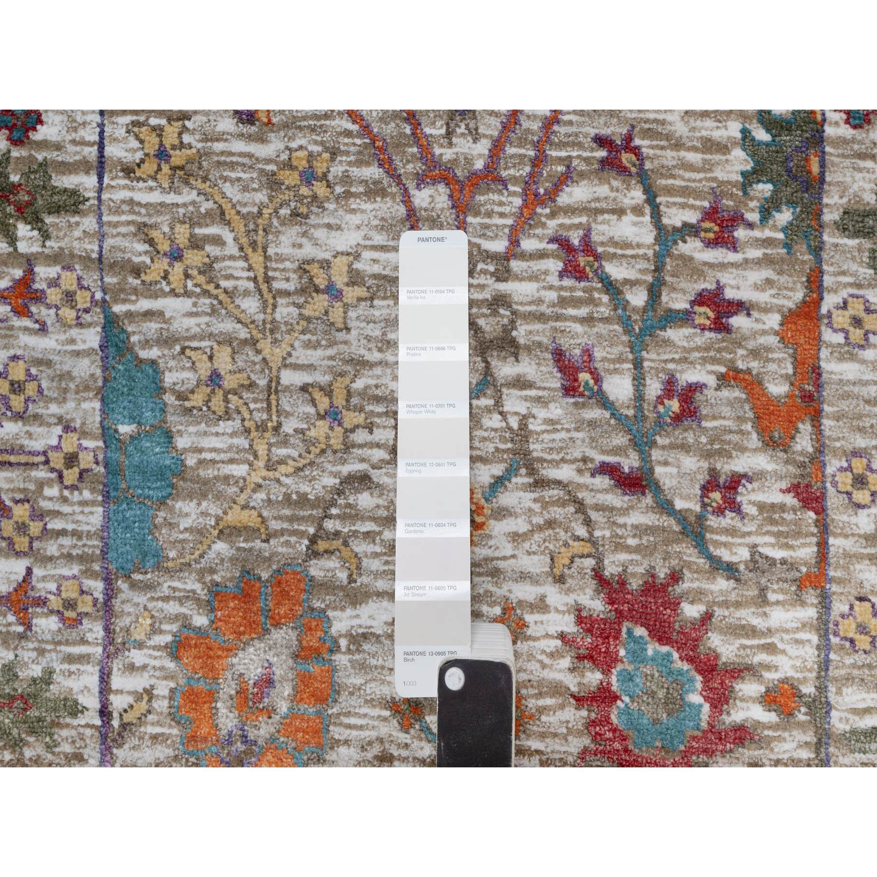 2'8"x16'2" Daisy White with Brown, Directional Vase Design, Silk with Textured Wool, Hand Knotted, XL Runner, Oriental Rug HR91176 - Image 4