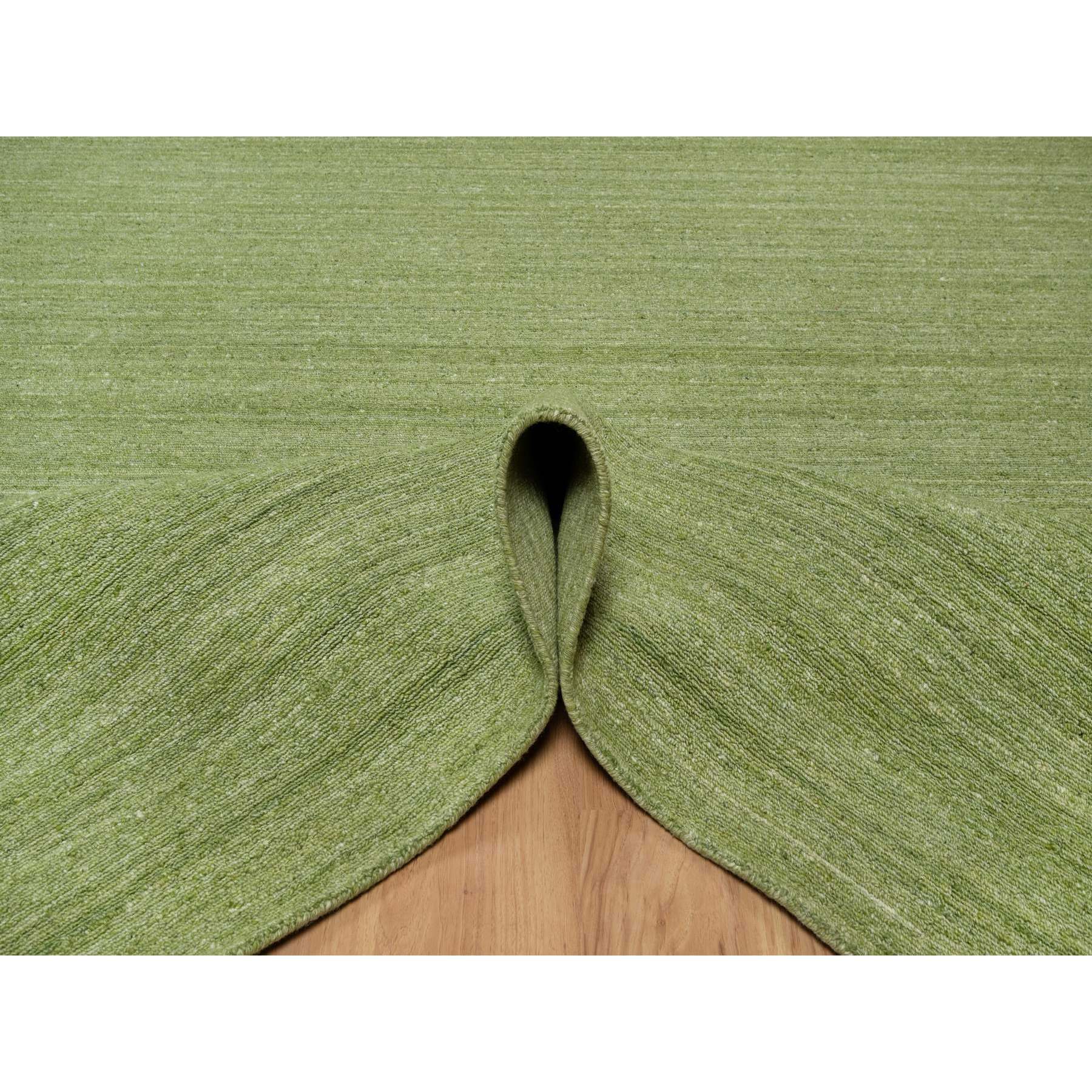 8'1"x10' Olive Green, Hand Loomed, Plain Modern Striae Design, Tone on Tone, Soft to the Touch, Pure Wool, Oriental Rug HR91194 - Image 5