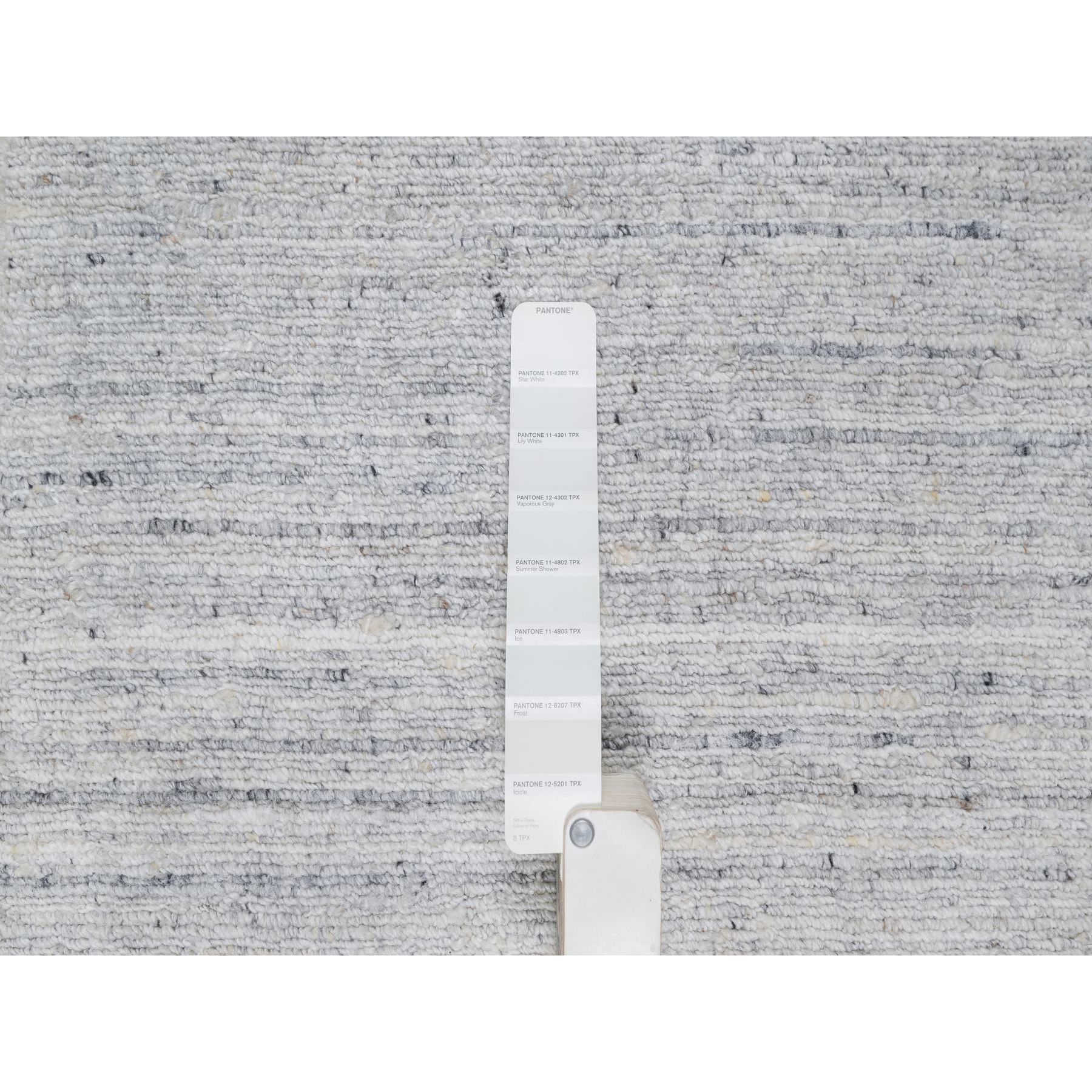 2'x3' Porcelain White, Hand Loomed, Plain Modern Striae Design, Soft Pile, Natural Wool, Mat, Oriental Rug HR91203 - Image 4