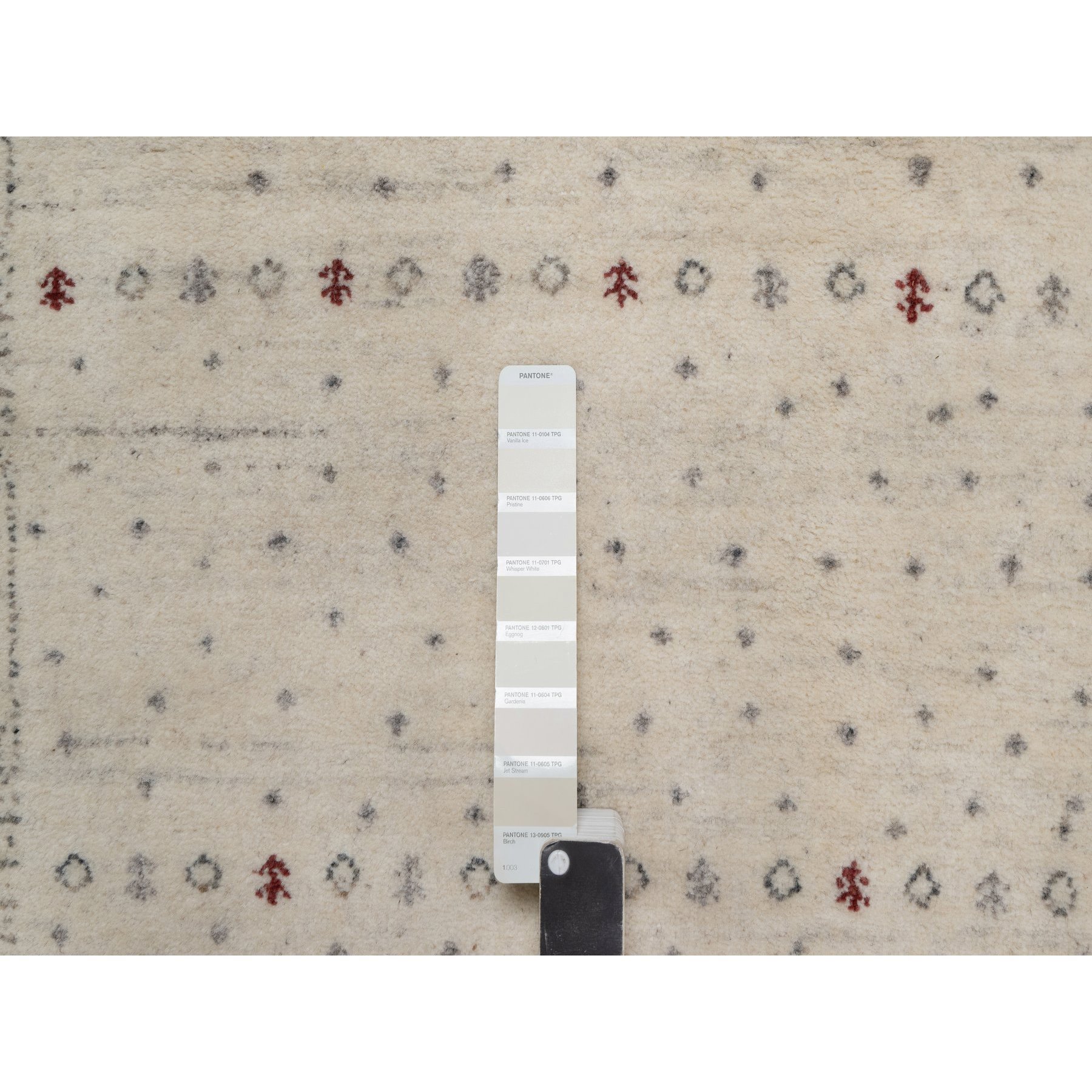 5'x7'10" Chiffon White with Brown, Lori Buft Gabbeh with Small Animal Figurines, Modern Striae Design, Thick and Plush, Soft Pile, Organic Wool, Hand Knotted, Oriental Rug HR91267 - Image 4