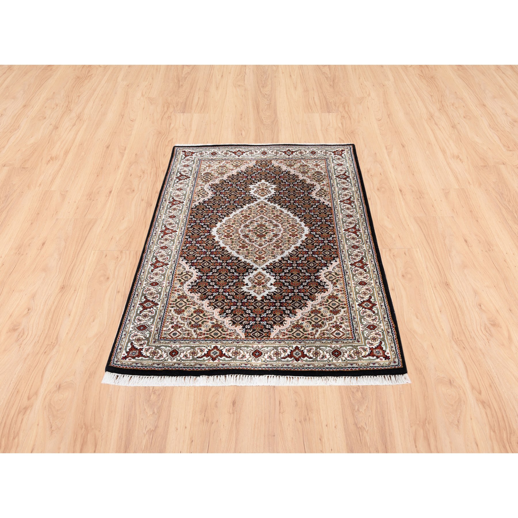 2'10"x5'4" Fish Medallion Design Tabriz Mahi Wool Hand Knotted Black Oriental Rug HR62532 - Image 2