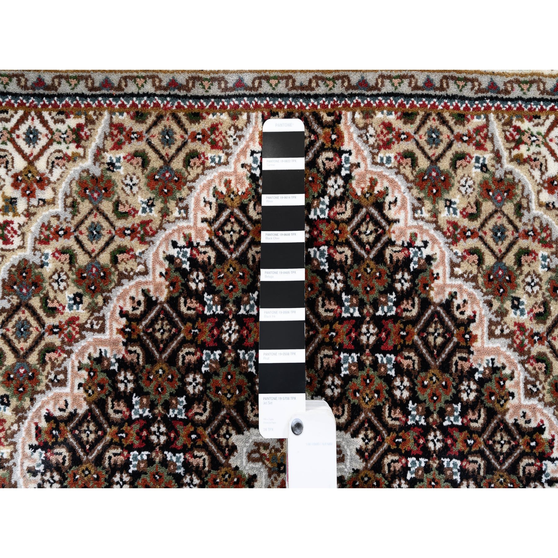 2'10"x5'4" Fish Medallion Design Tabriz Mahi Wool Hand Knotted Black Oriental Rug HR62532 - Image 4