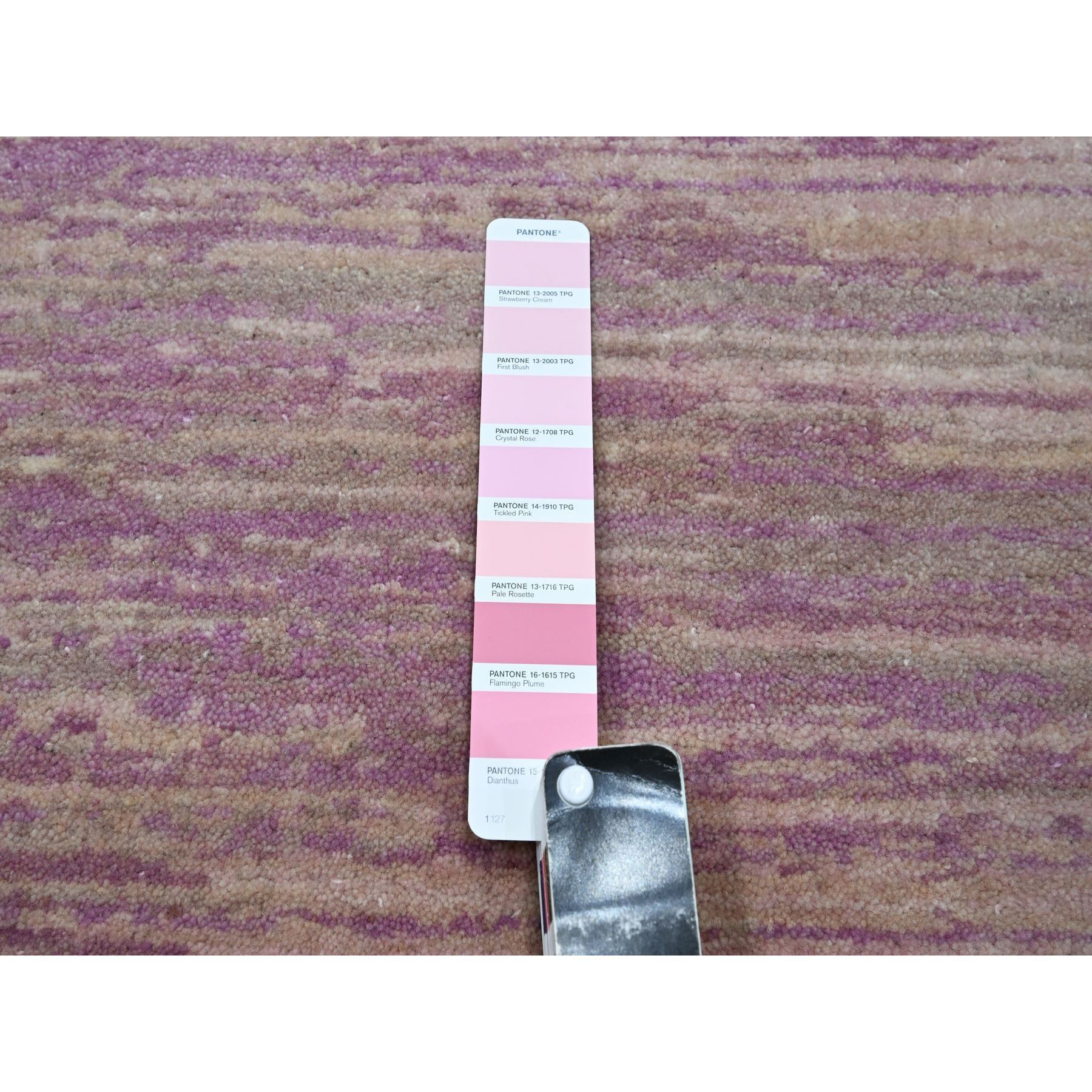 8'1"x10'3" Fuscia Pink with Ivory, Horizontal Ombre Design, Hand Knotted, Pure Wool, Oriental Rug HR75513 - Image 7