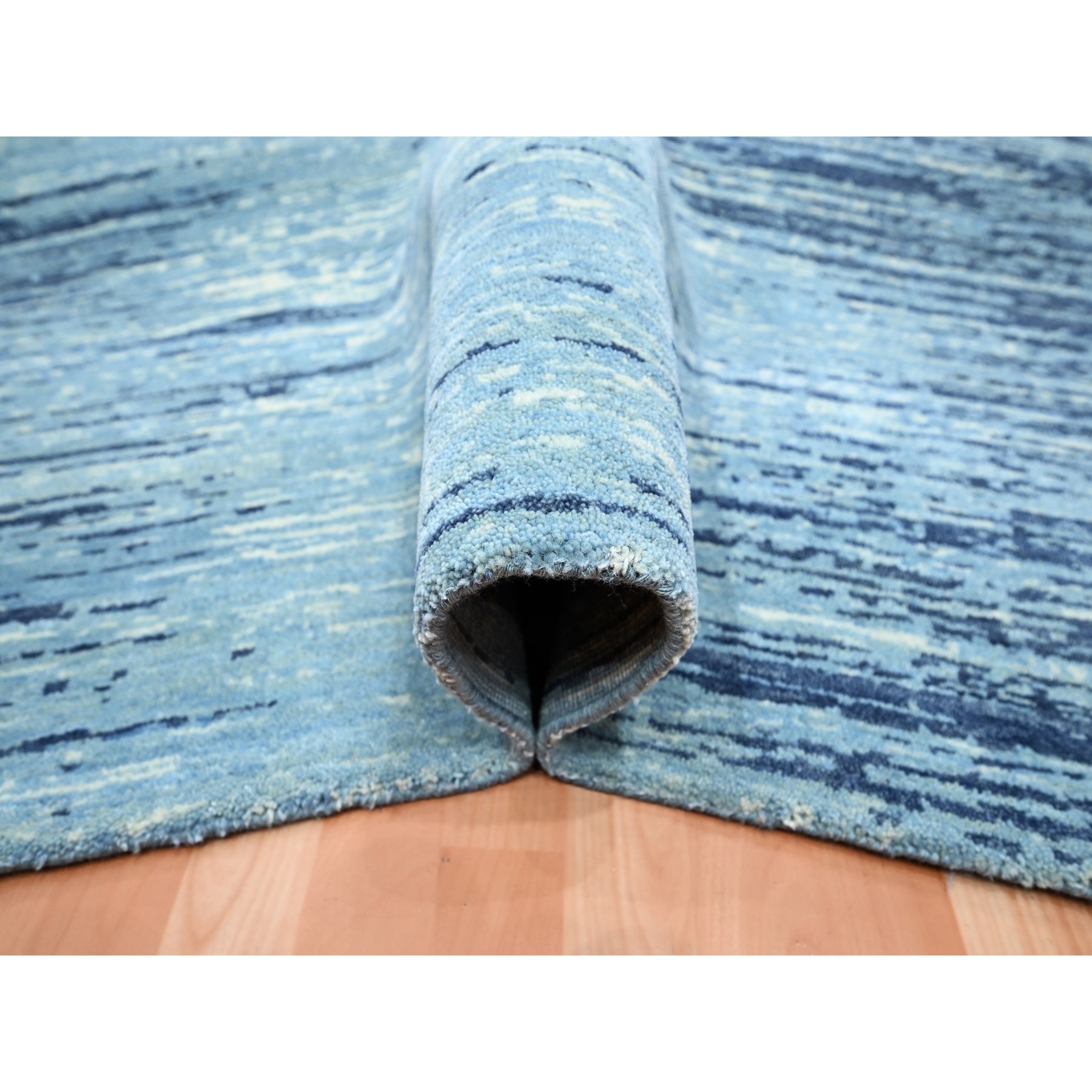 9'x12'3" Cerulean Blue, Pure Wool, Horizontal Ombre Design, Densely Woven, Hand Knotted, Oriental Rug HR75518 - Image 5