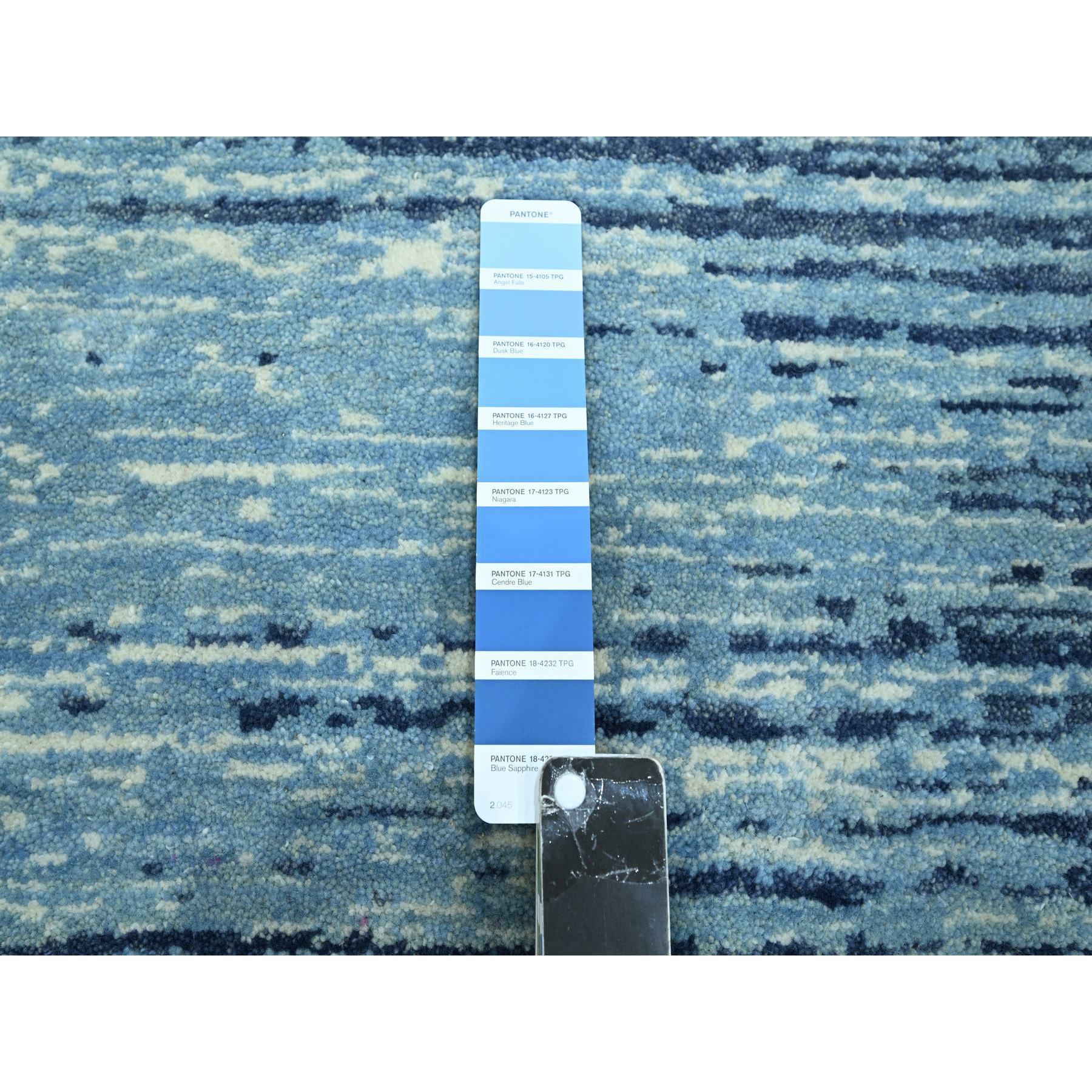 9'x12'3" Cerulean Blue, Pure Wool, Horizontal Ombre Design, Densely Woven, Hand Knotted, Oriental Rug HR75518 - Image 7