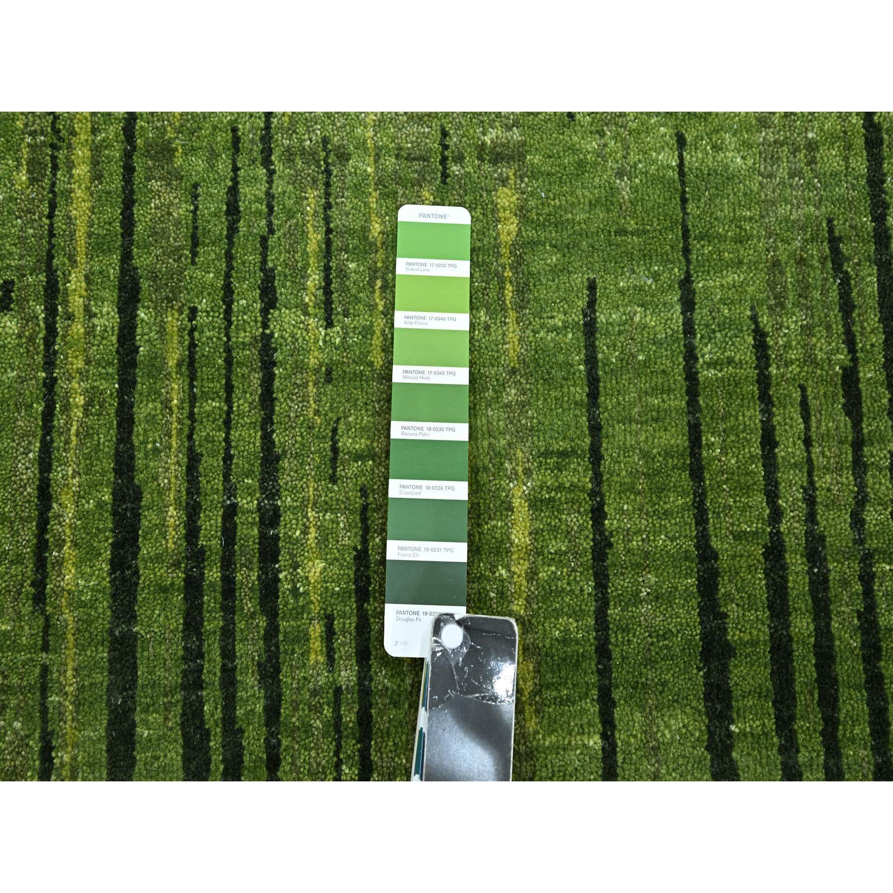 12'2"x15' Moss Green, Vertical Ombre Design, Hand Knotted, Soft and Vibrant Wool, Oversized, Oriental Rug HR75541 - Image 7
