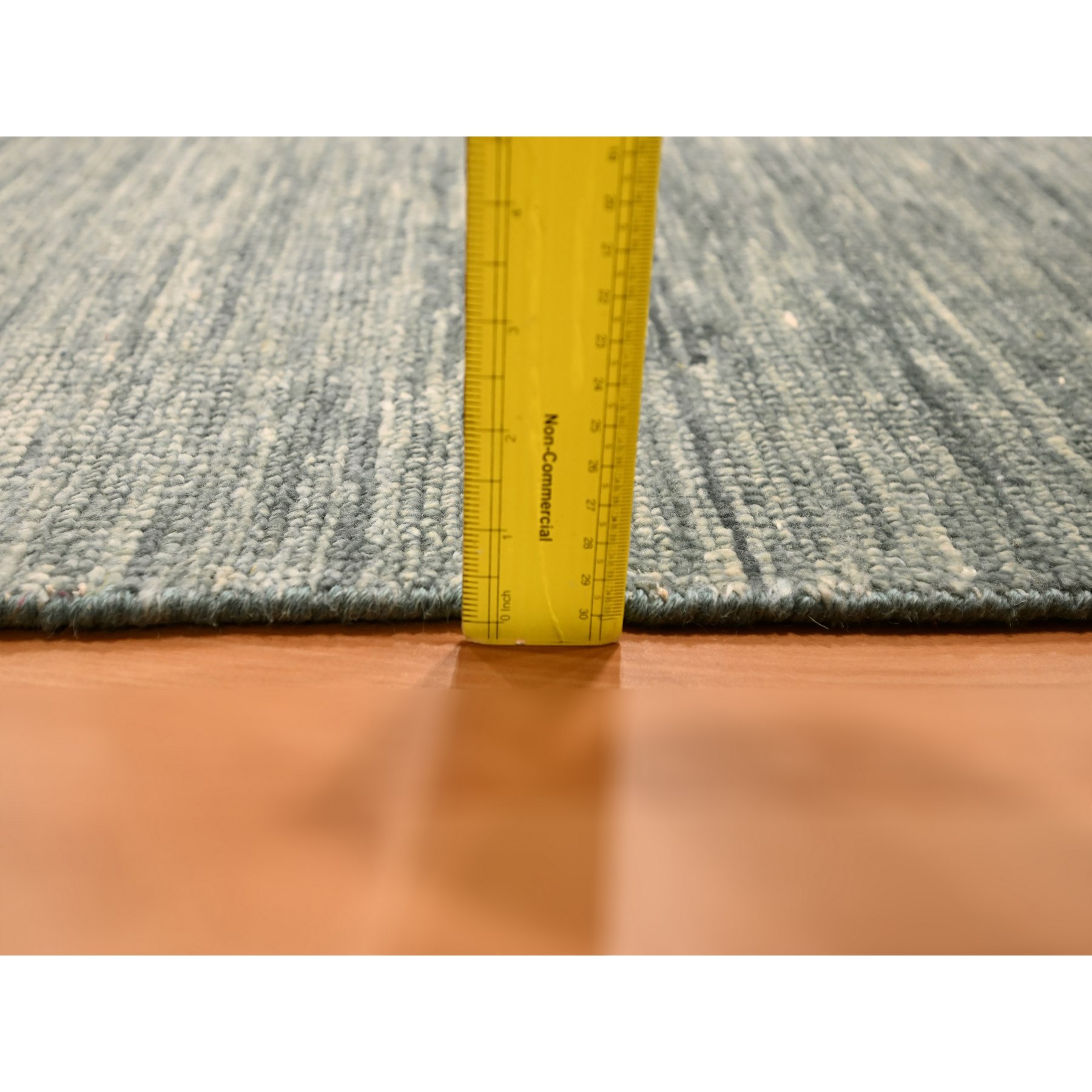 2'x3' Shades of Gray, Plain Solid Design, Pure Wool, Sample, Strike Off, Hand Knotted, Mat, Oriental Rug HR76088 - Image 3
