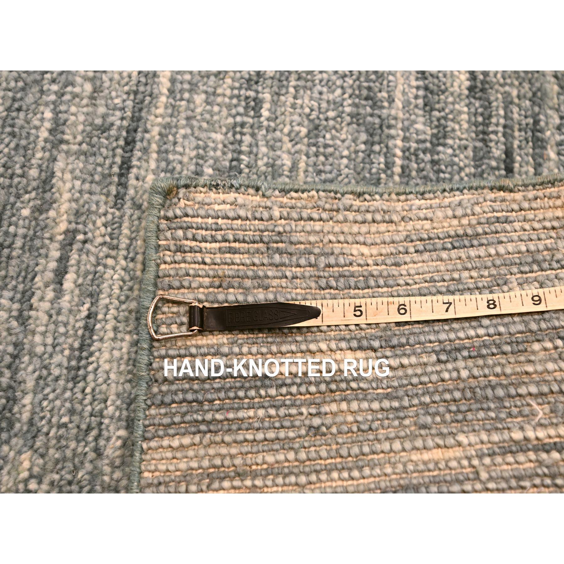2'x3' Shades of Gray, Plain Solid Design, Pure Wool, Sample, Strike Off, Hand Knotted, Mat, Oriental Rug HR76088 - Image 4
