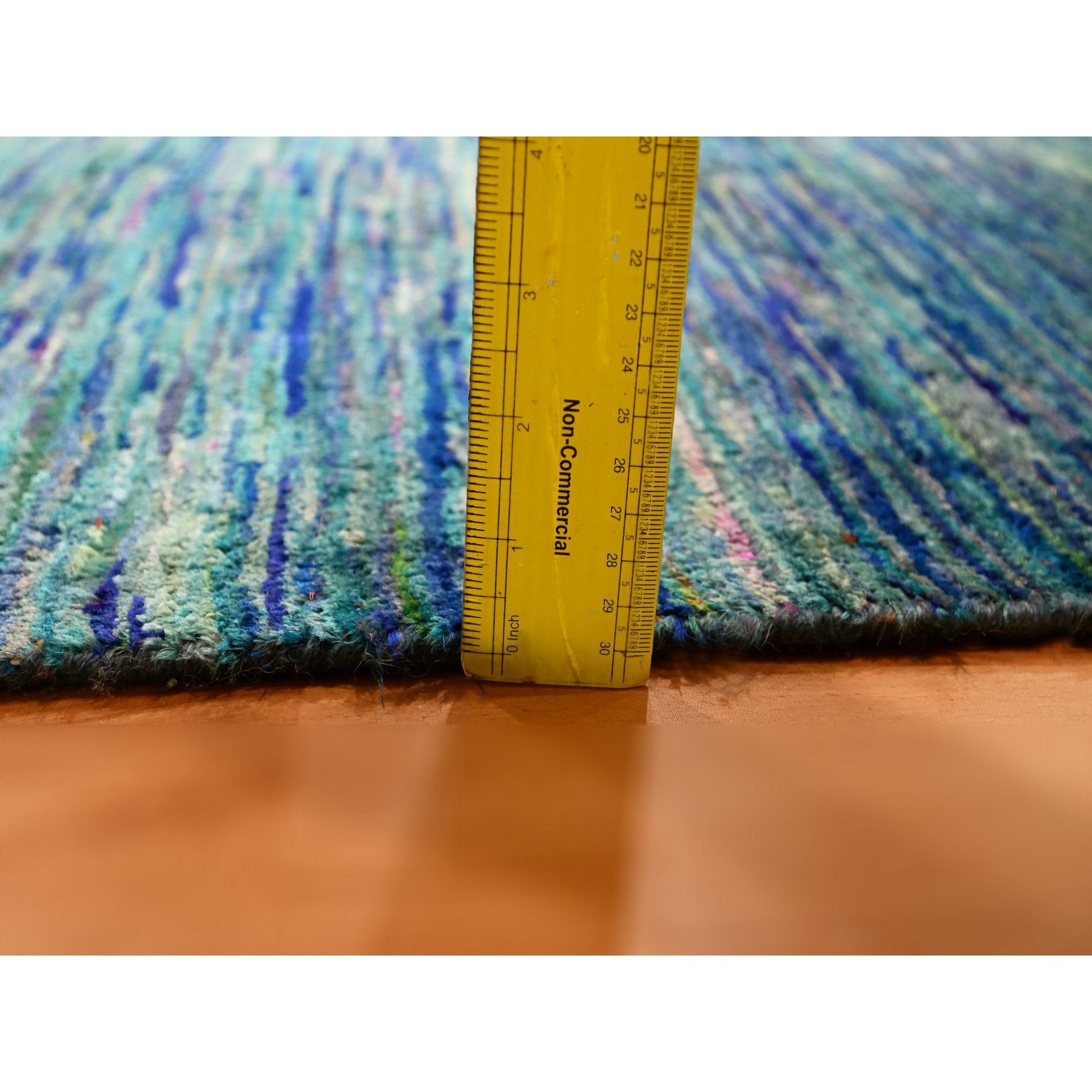 2'x3' Vivid Blue with Mix of Teal, Plain Solid Design, Hand Knotted, Pure Sari Silk, Mat, Oriental Rug HR76103 - Image 3