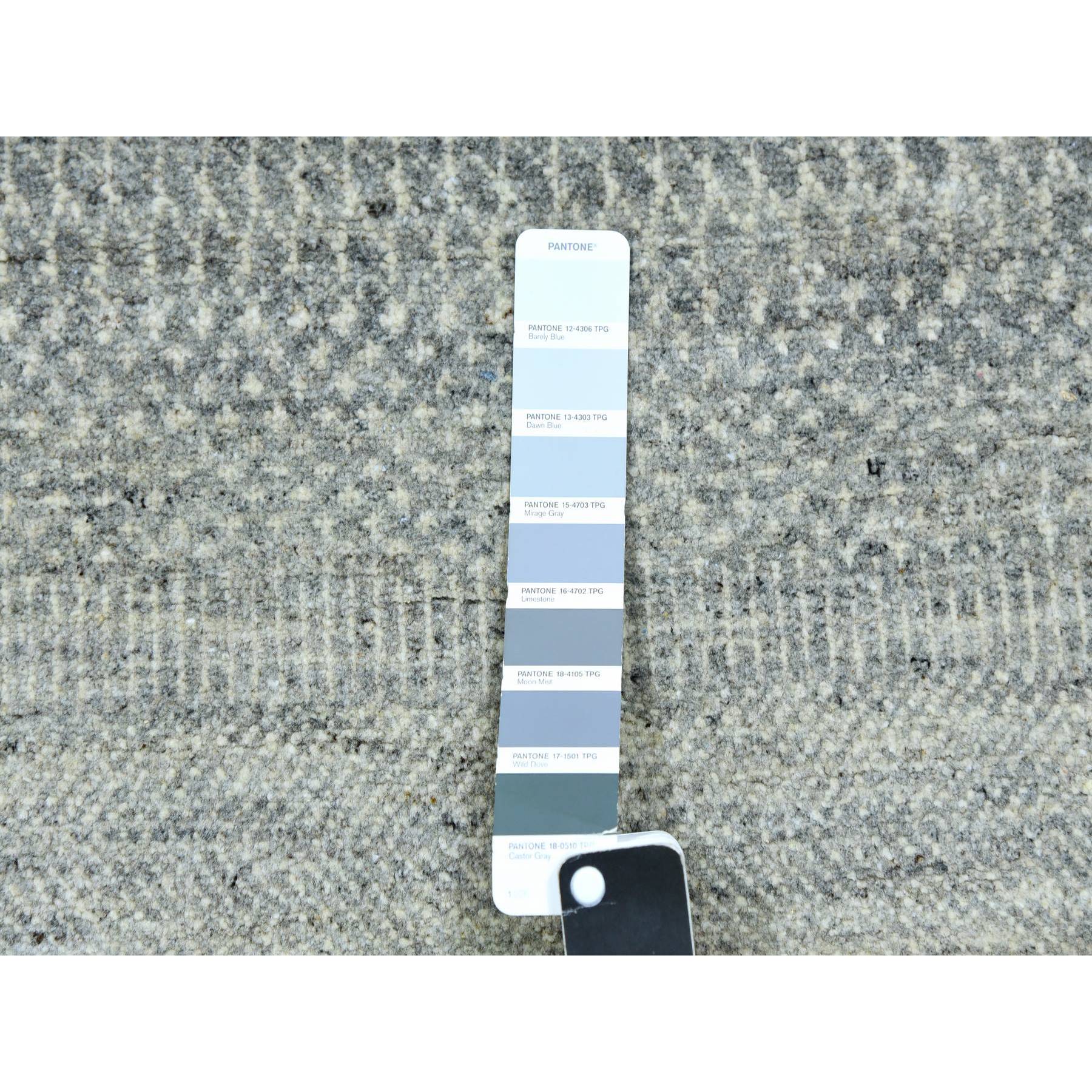 2'6"x12'4" Dorian Gray, Modern Tone on Tone Grass Design, Undyed Velvety Wool, Hand Knotted, Runner Oriental Rug HR79887 - Image 4