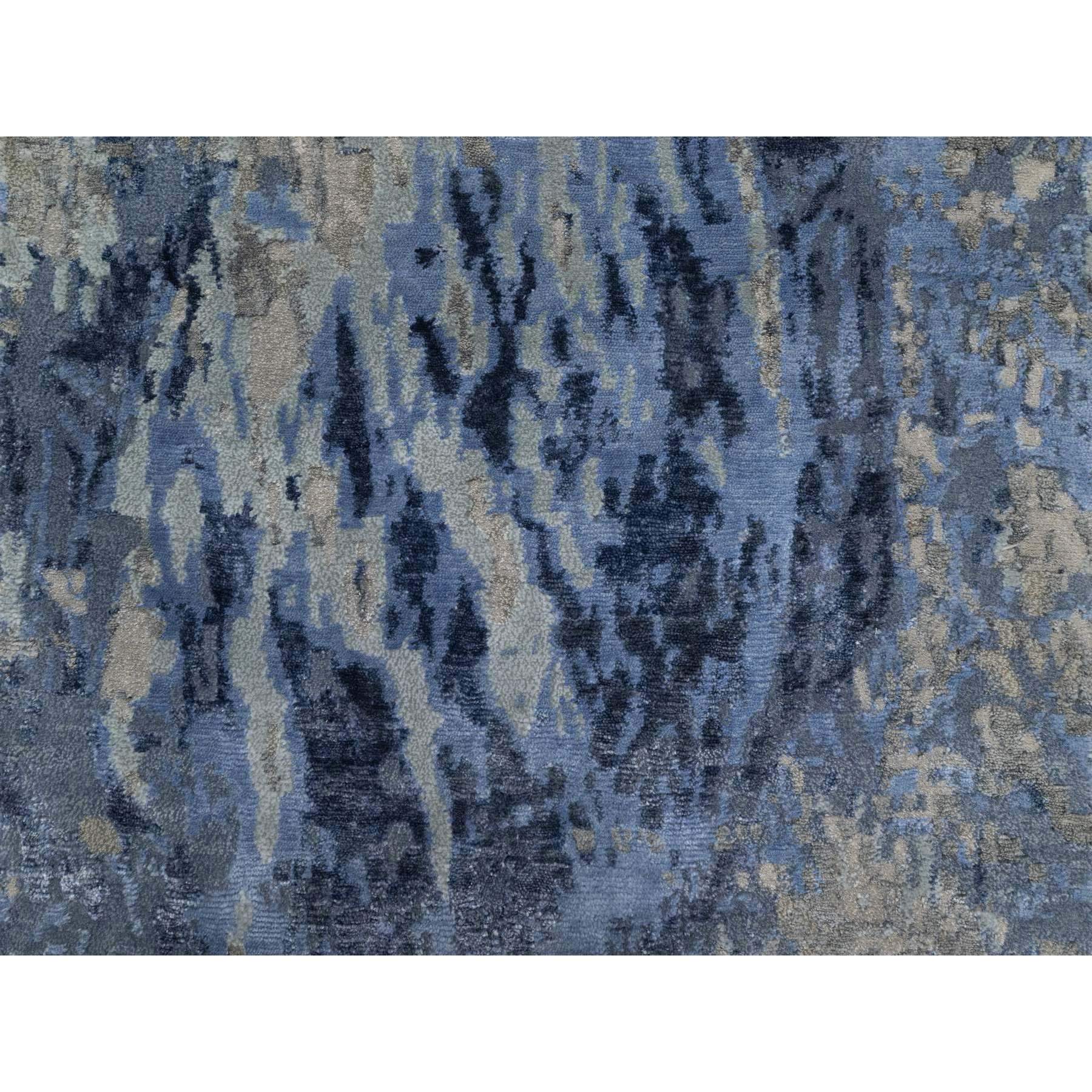 2'7"x10'2" Yale Blue with Ivory, Abstract Design, Wool and Silk, Hi-low Pile, Hand Knotted, Lush and Plush, Runner, Oriental Rug HR91290 - Image 5