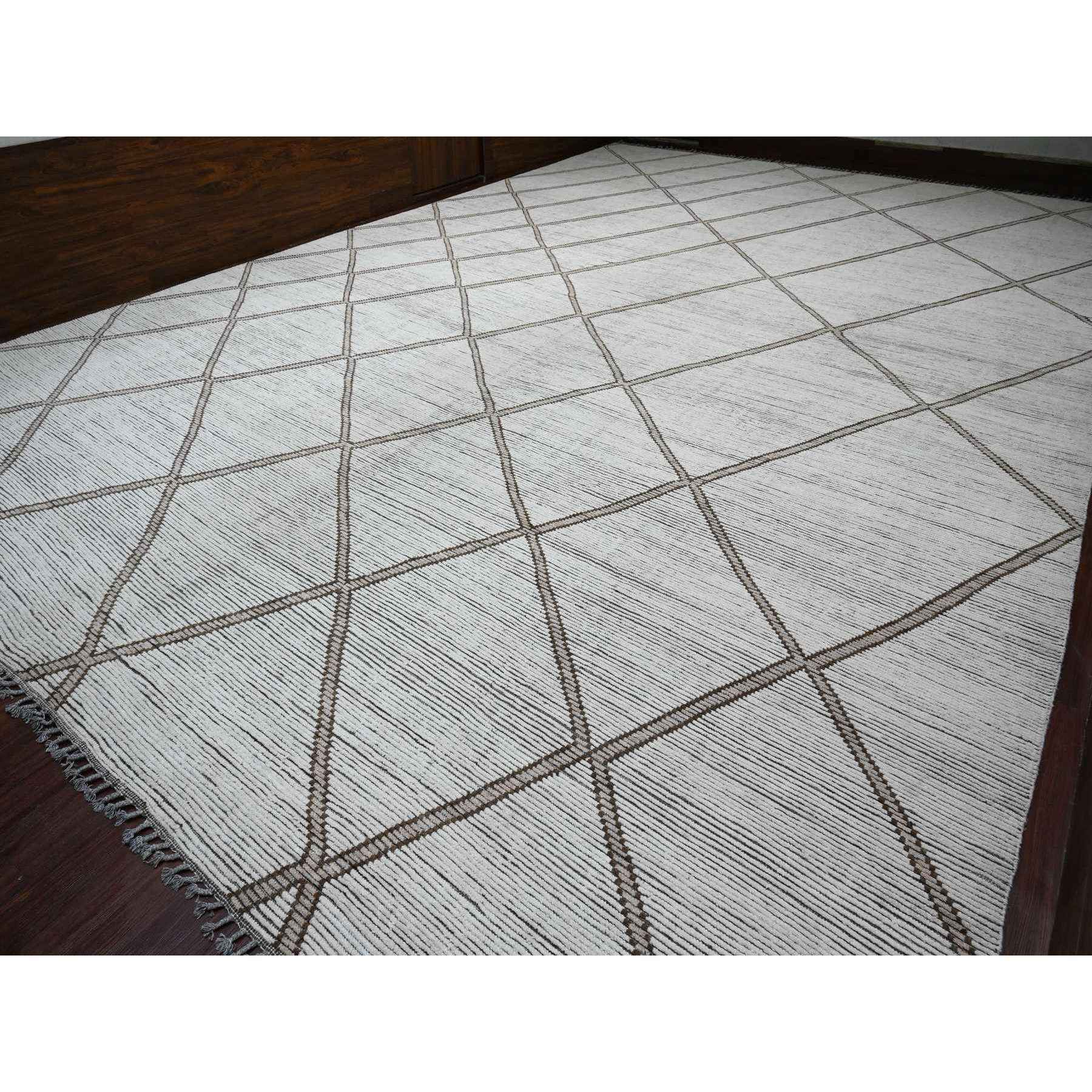 15'9"x23'5" Whisper White, Moroccan Weave with Geometric Pattern, Textured Wool, Hand Knotted, Palace Size, Oriental Rug HR20232 - Image 3