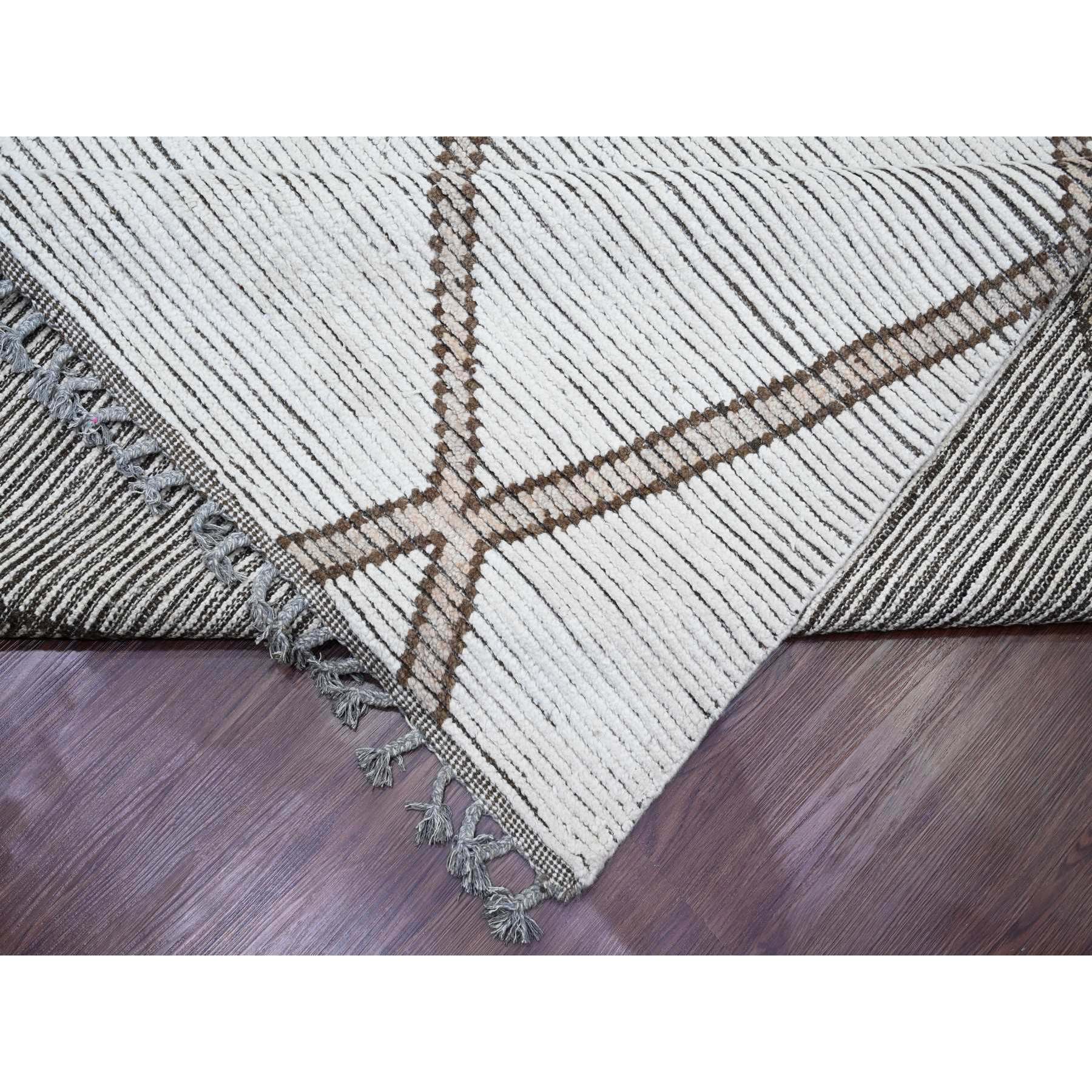 15'9"x23'5" Whisper White, Moroccan Weave with Geometric Pattern, Textured Wool, Hand Knotted, Palace Size, Oriental Rug HR20232 - Image 6