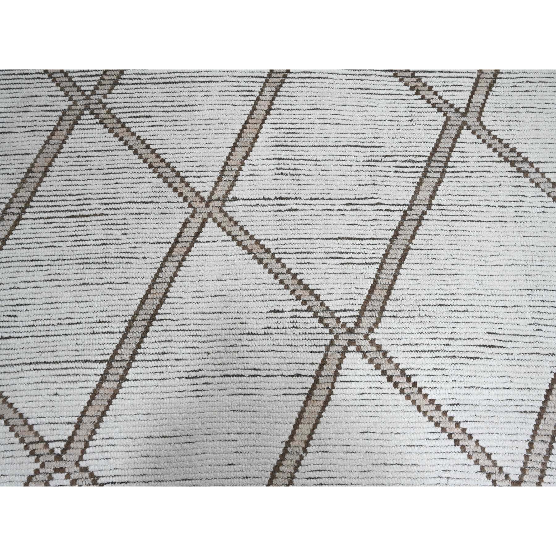 15'9"x23'5" Whisper White, Moroccan Weave with Geometric Pattern, Textured Wool, Hand Knotted, Palace Size, Oriental Rug HR20232 - Image 8